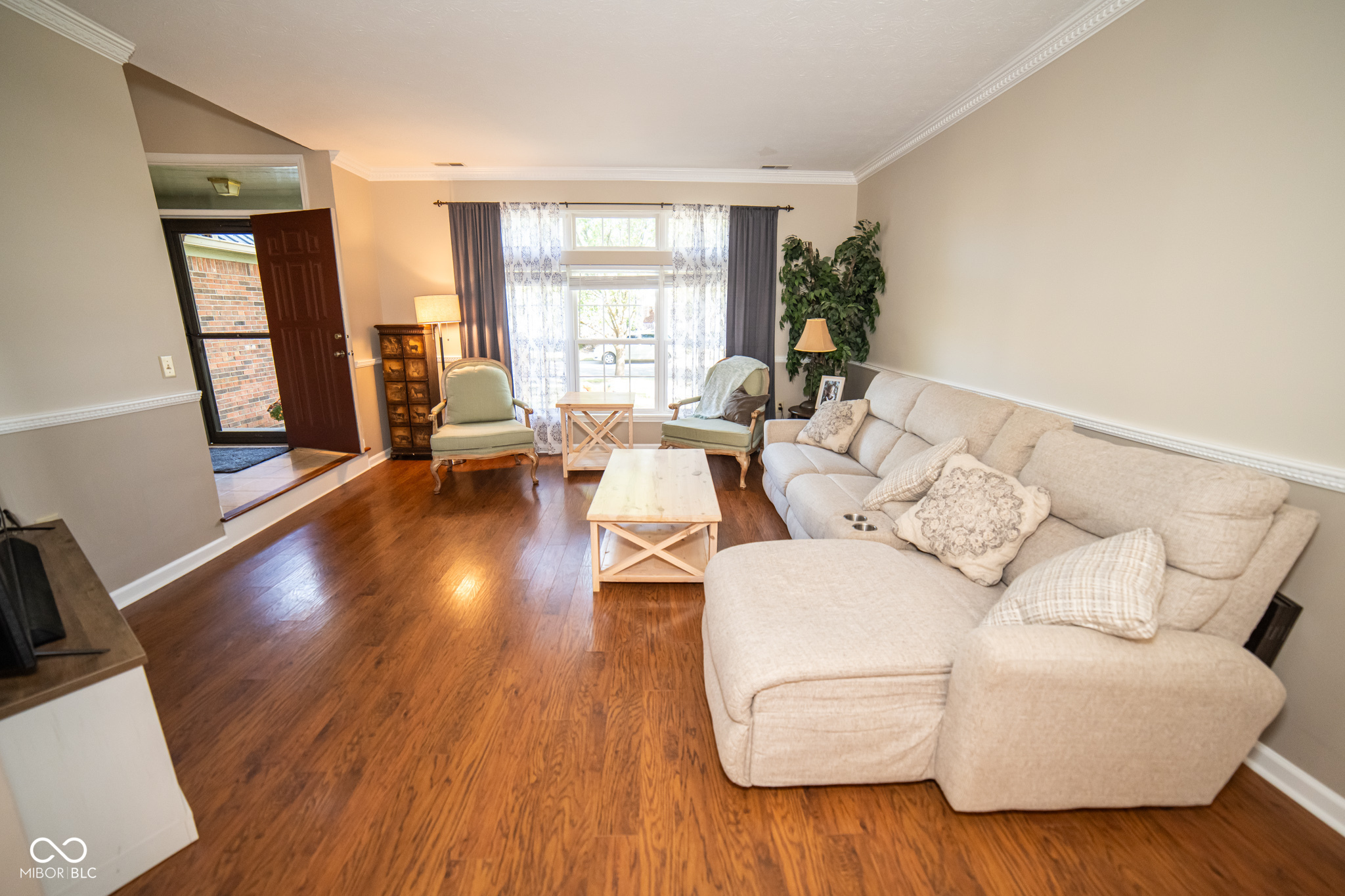 1287 Autumn Drive