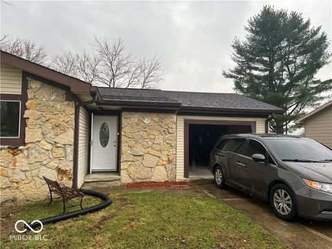 Photo of 458 Sayre Drive, Greenwood, IN 46143 (MLS # 22069615)