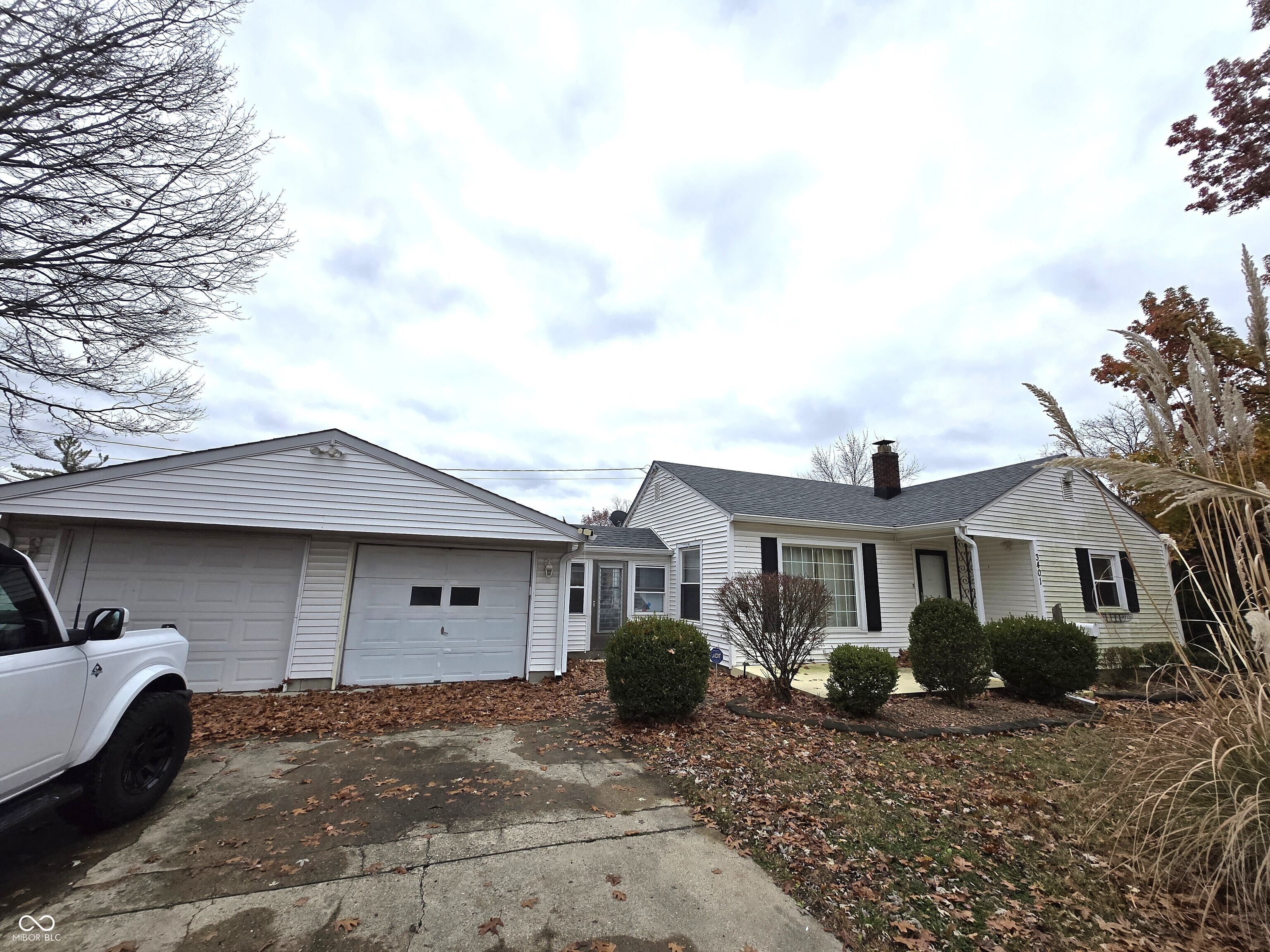 3401 S New Jersey Street