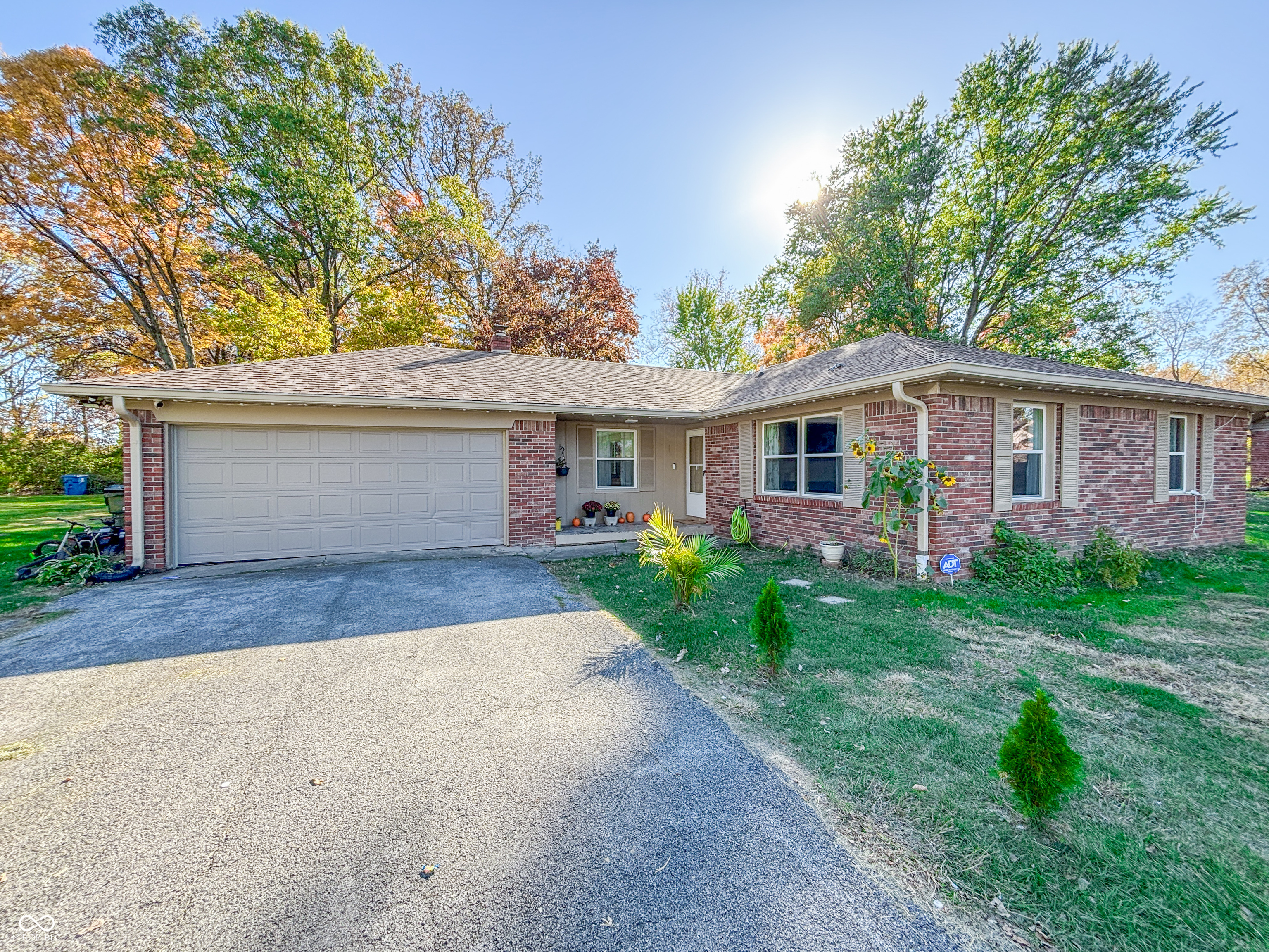 3211 W Sharon Drive