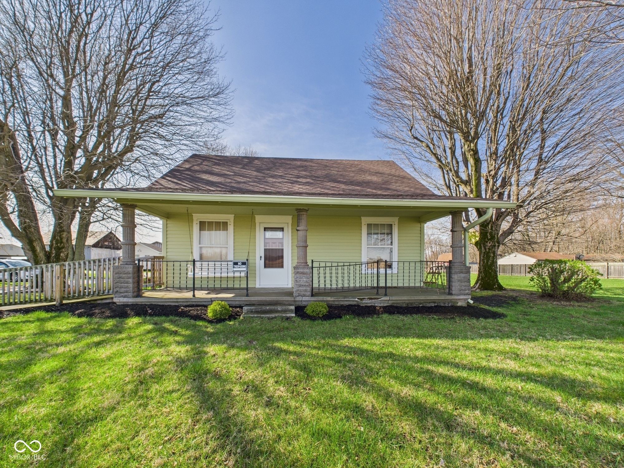 Listing image 2