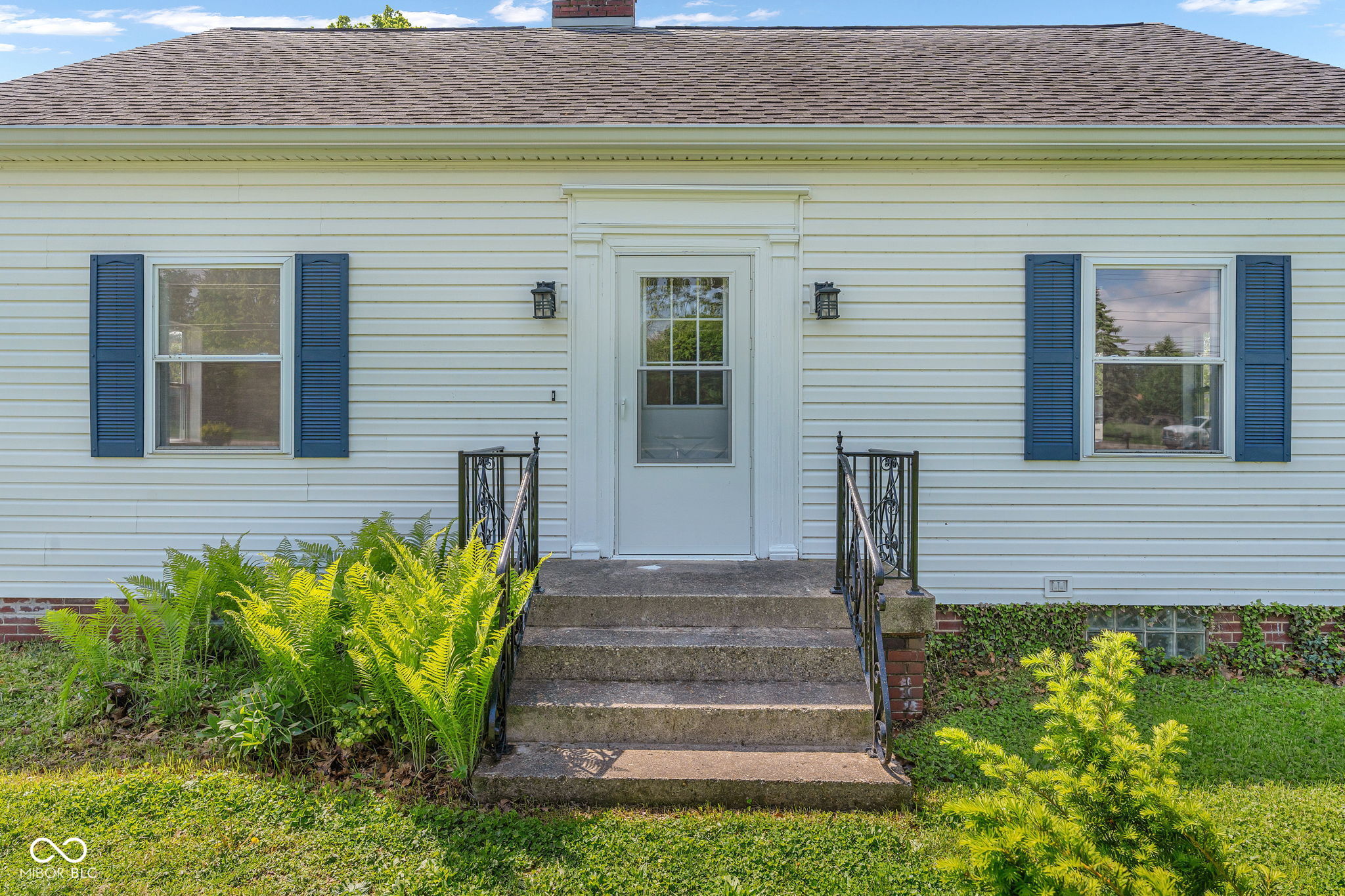 331 W Hanna Avenue