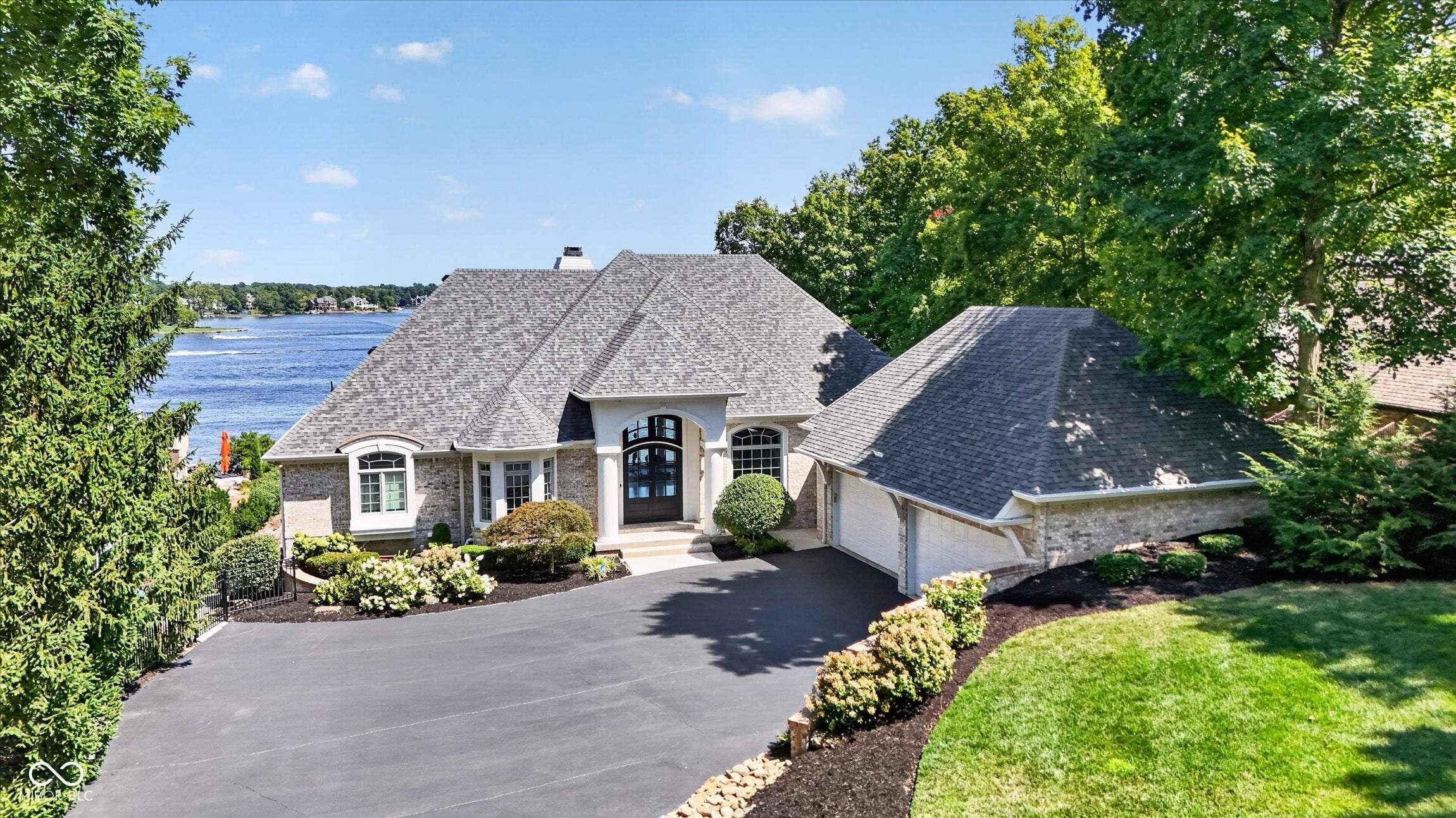 8811 Spinnaker Court