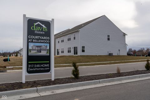 Photo of 10803 Penwell Way, Indianapolis, IN 46235 (MLS # 22077396)