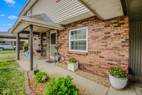 Photo of 2090 Thriving Drive, Columbus, IN 47201 (MLS # 22106433)