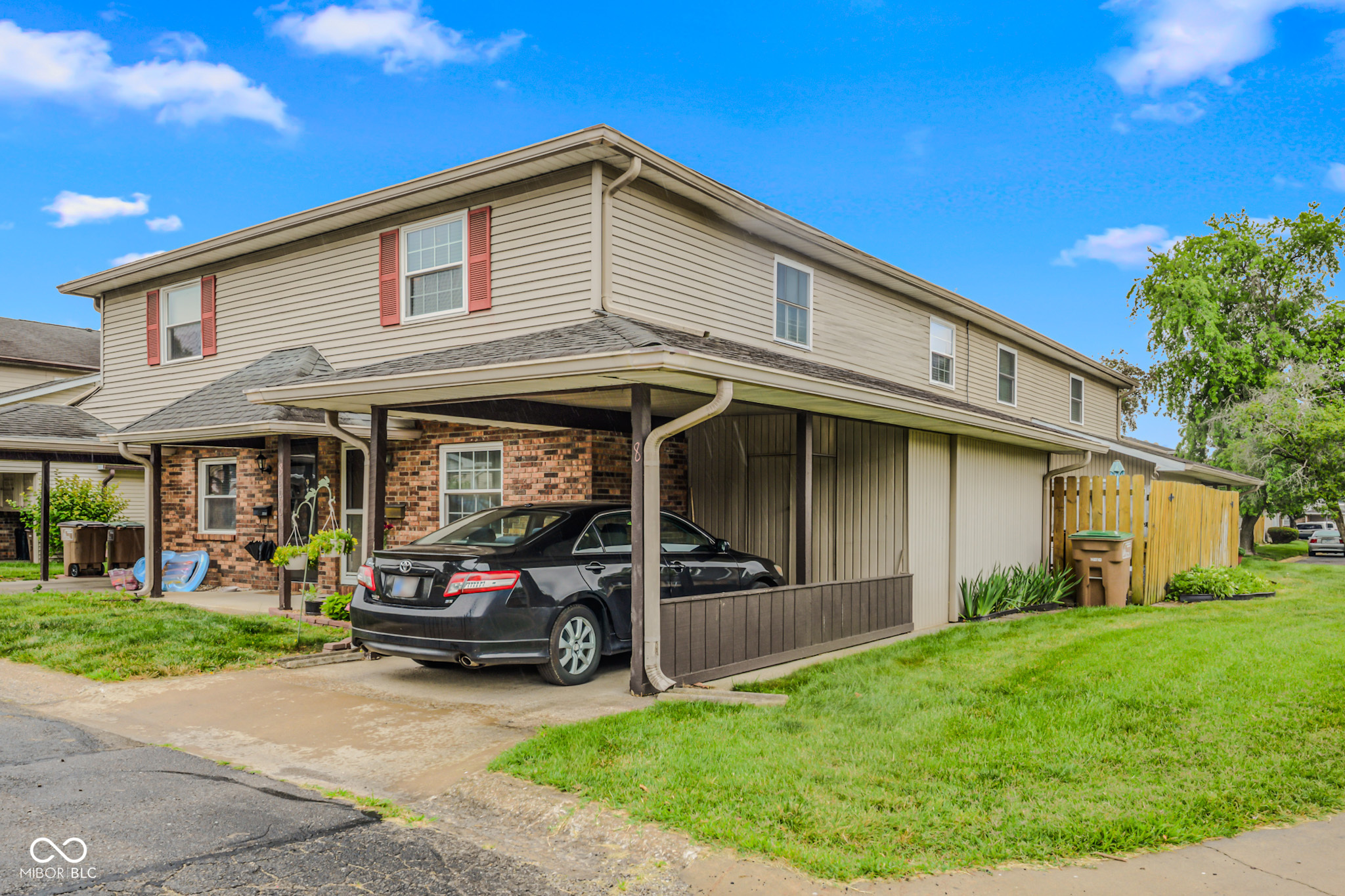 2090 Thriving Drive