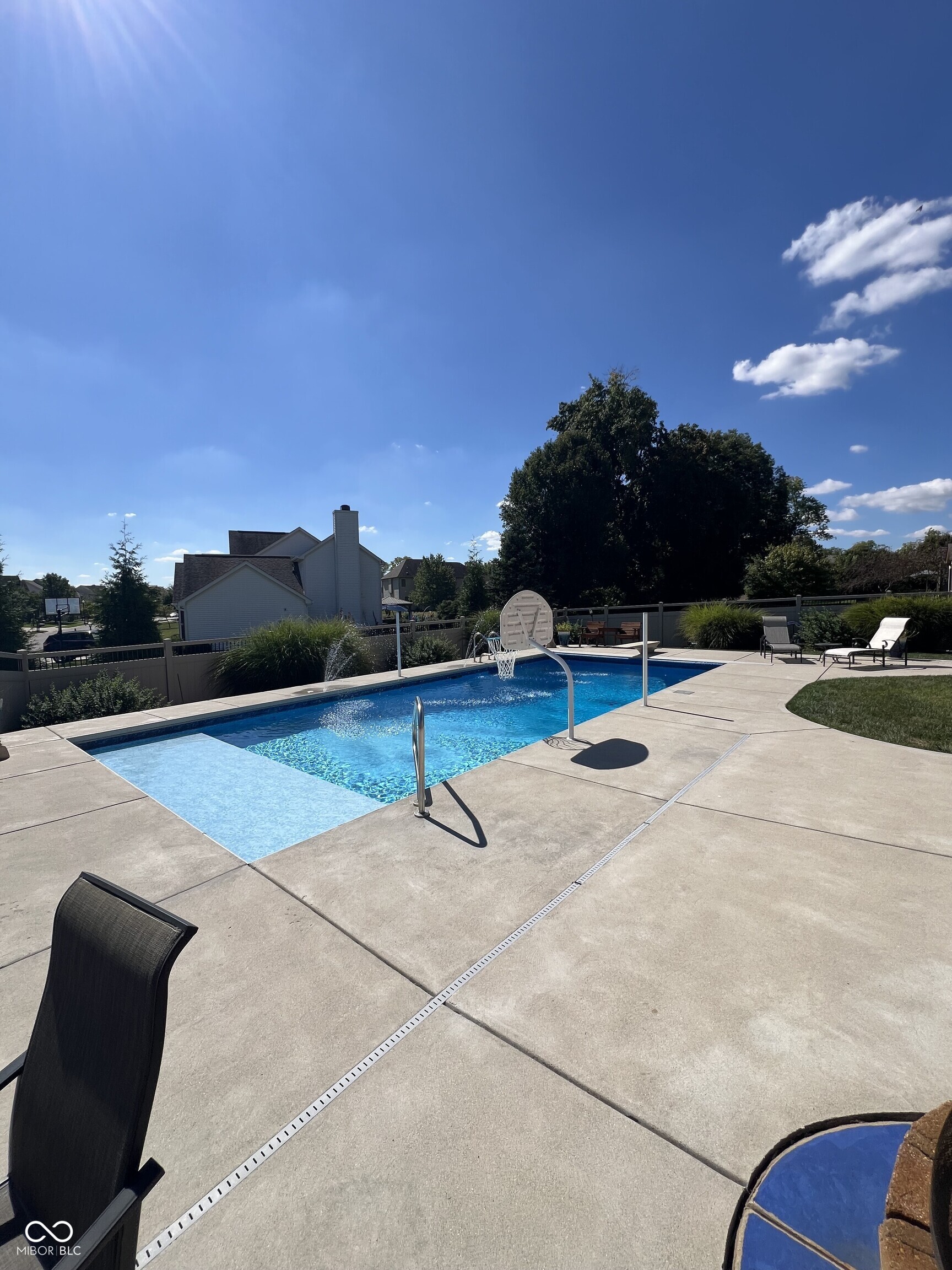 6121 Pine Bluff Drive