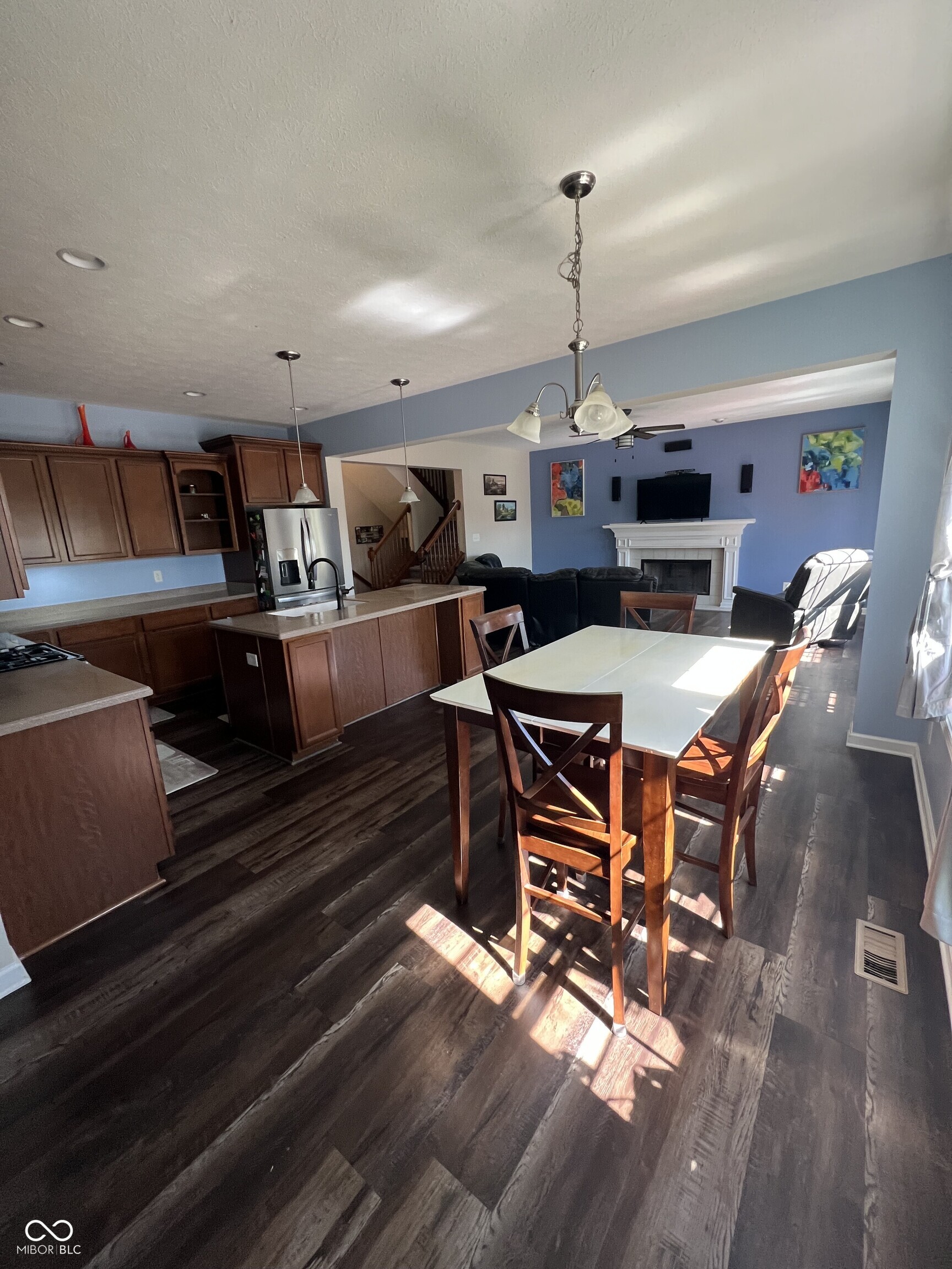 6121 Pine Bluff Drive