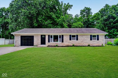 Photo of 529 Everling Drive, Morgantown, IN 46160 (MLS # 22106788)