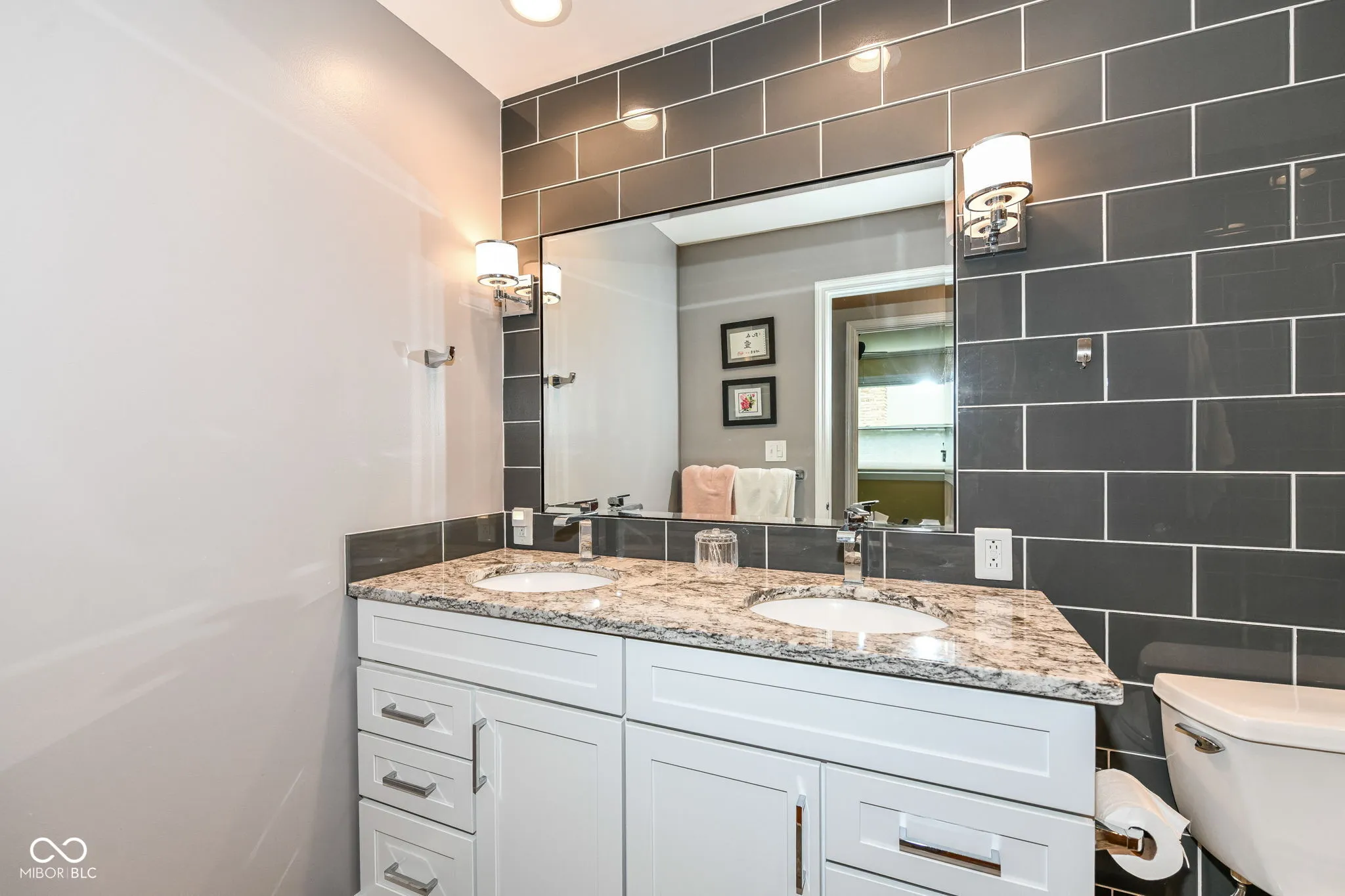 Carmel, Indiana 46033, United States, 4 Bedrooms Bedrooms, ,3 BathroomsBathrooms,Residential,Pending,158826