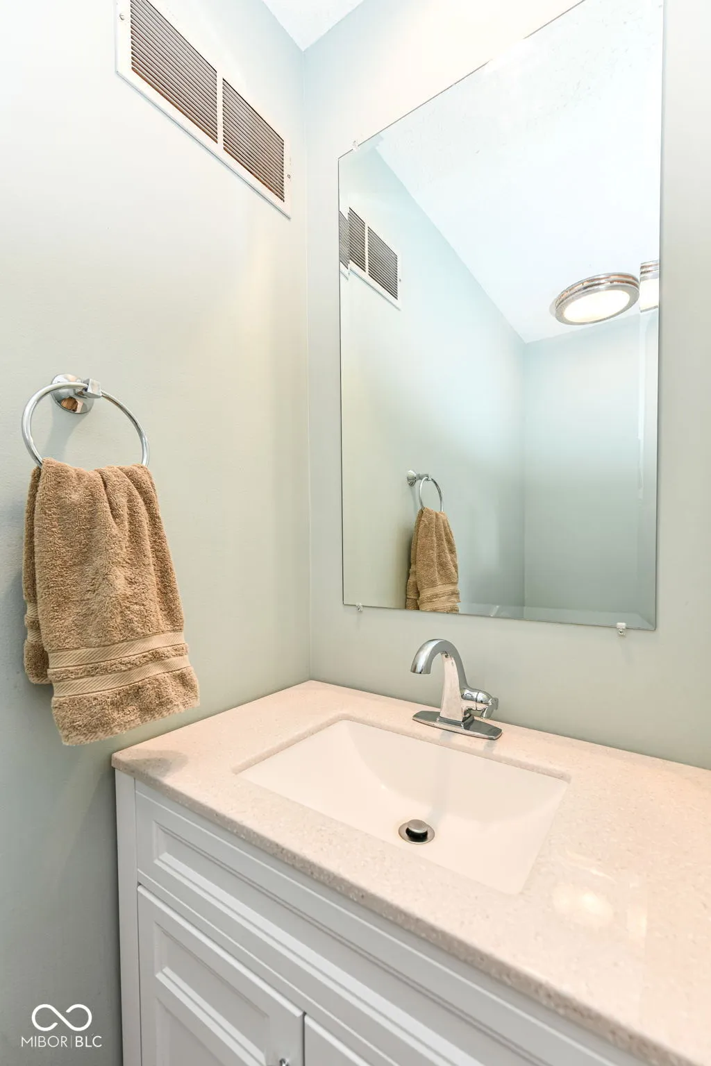 Carmel, Indiana 46033, United States, 4 Bedrooms Bedrooms, ,3 BathroomsBathrooms,Residential,Pending,158826