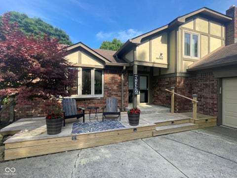 Photo of 1015 Arroyo Road, Greenwood, IN 46143 (MLS # 22126141)