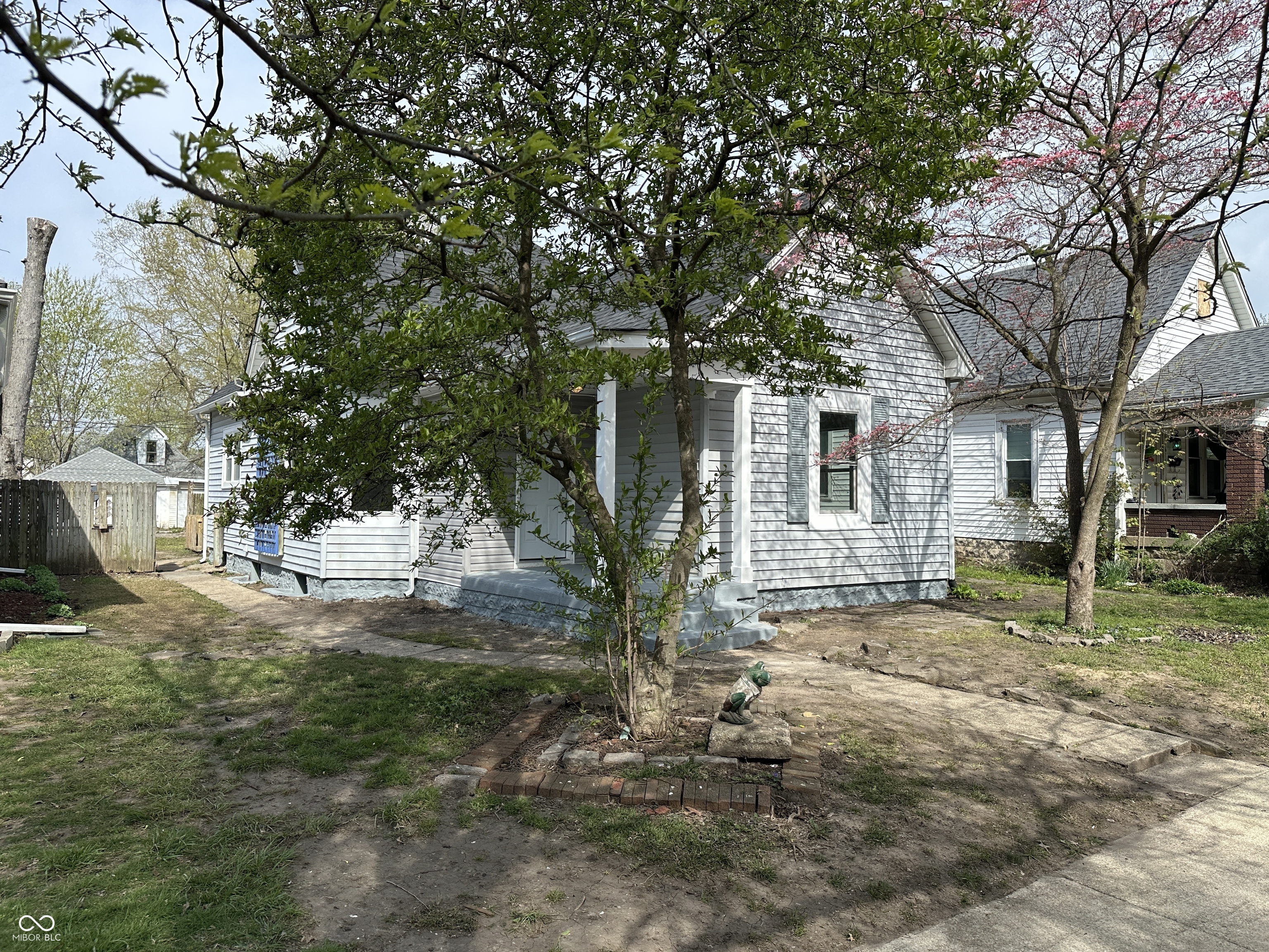Listing image 1