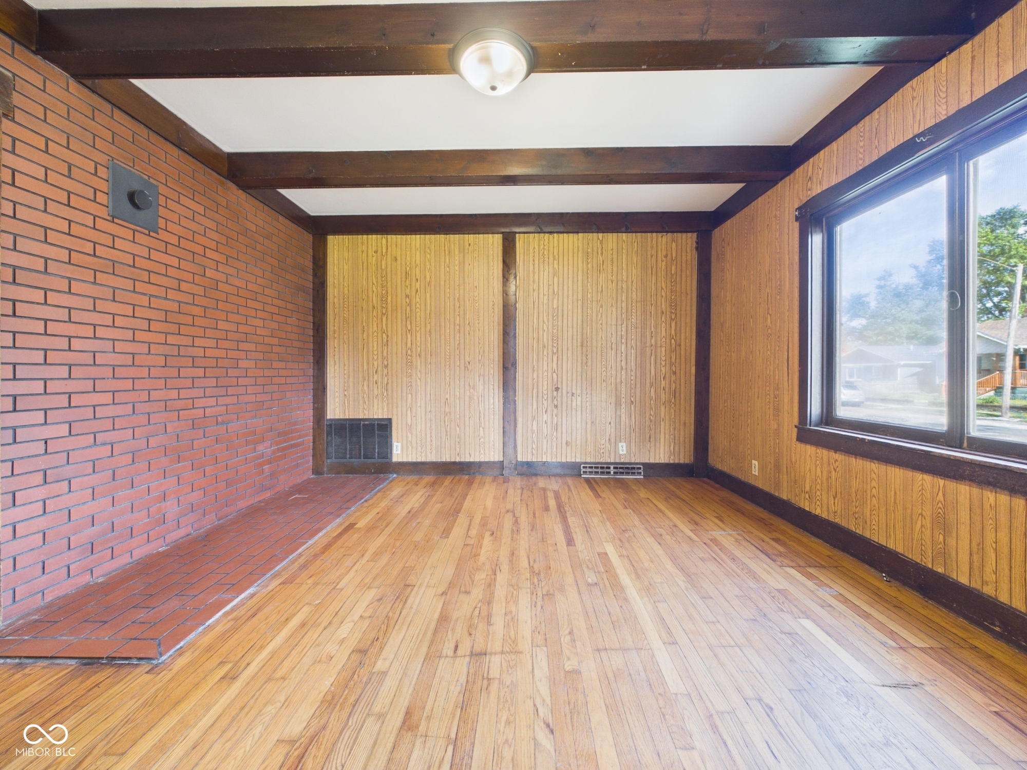 1419 W 5th Street
