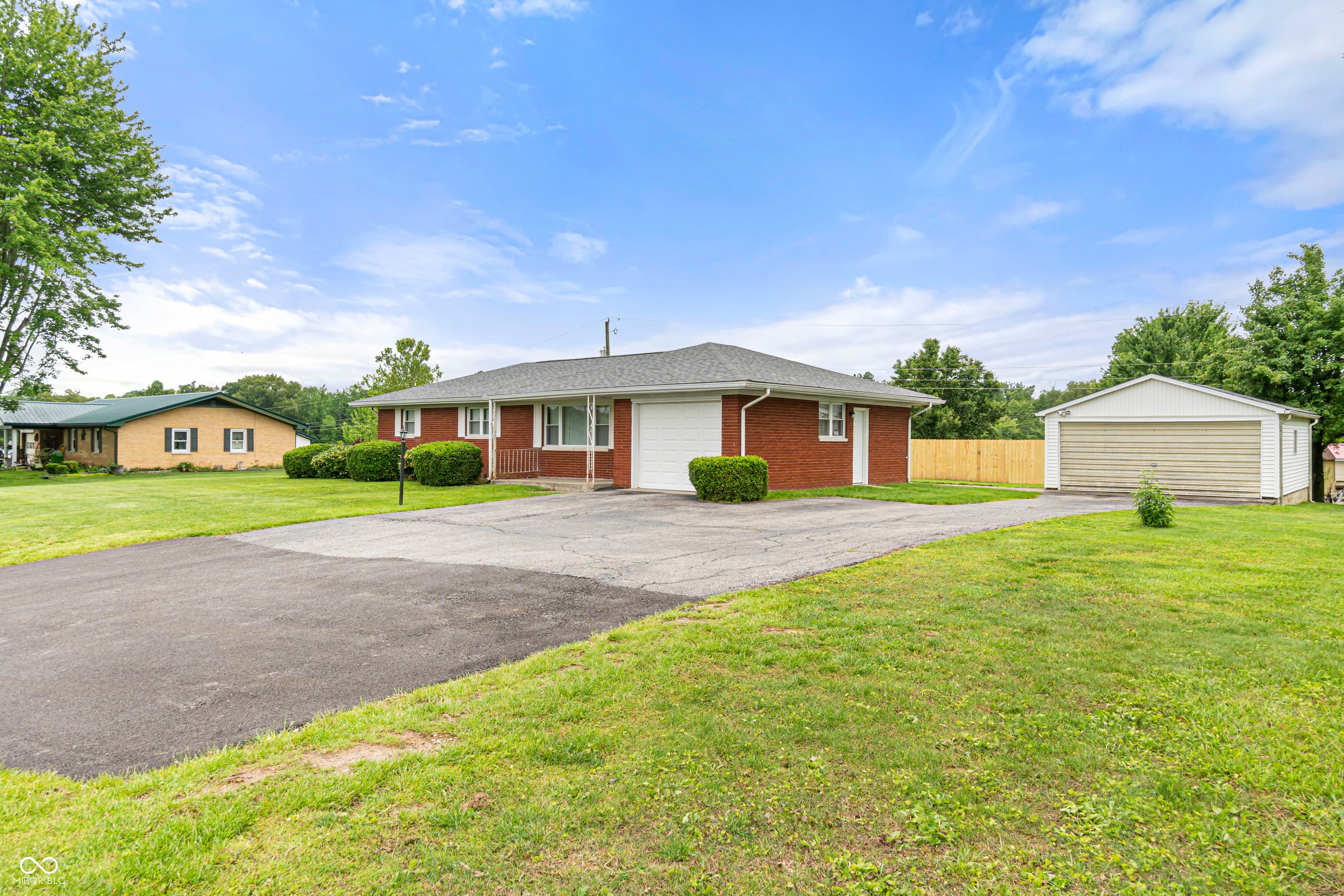 3695 N State Highway 7