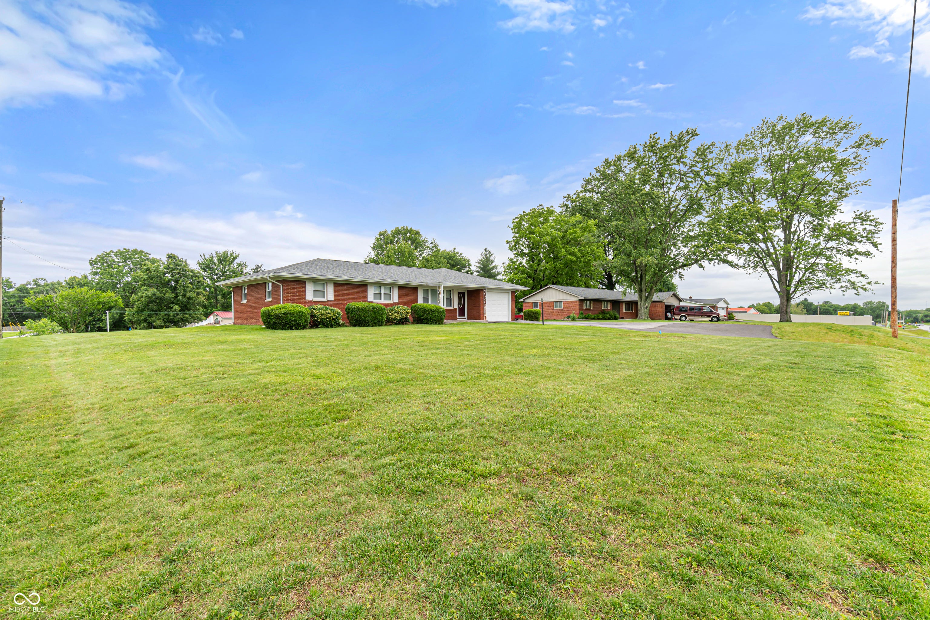 3695 N State Highway 7