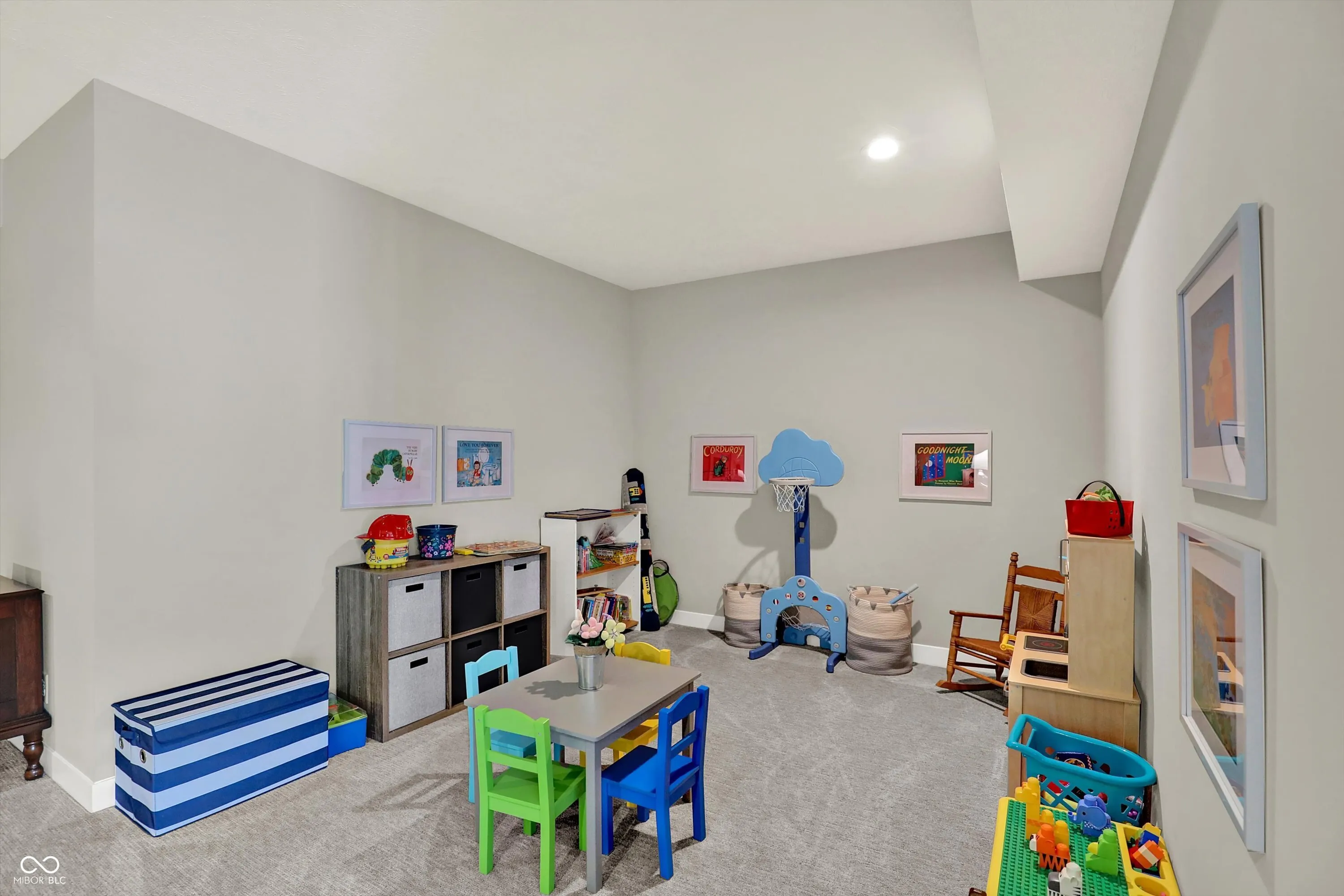 Fishers, Indiana 46037, United States, 4 Bedrooms Bedrooms, ,4 BathroomsBathrooms,Residential,Pending,220394