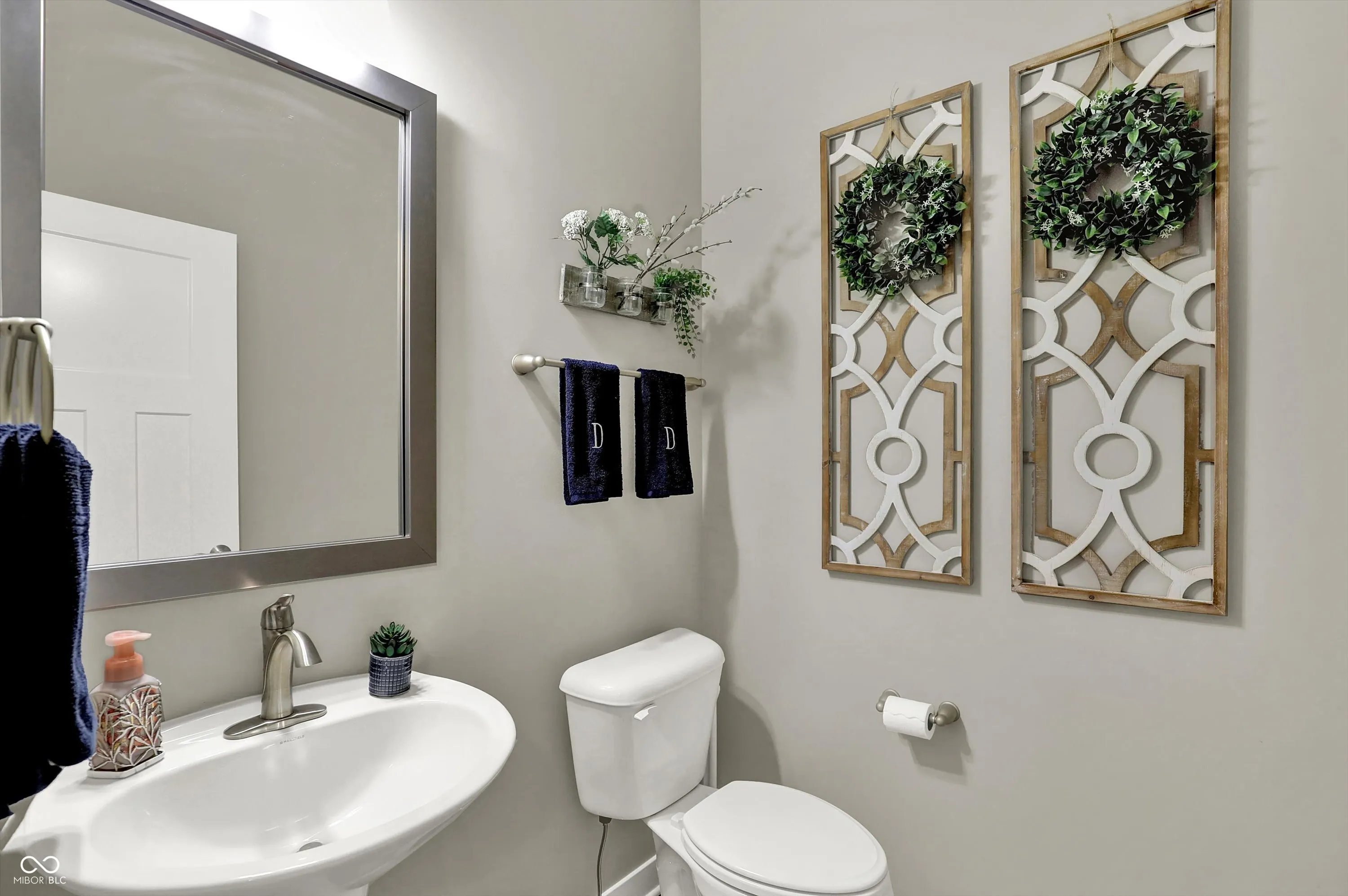 Fishers, Indiana 46037, United States, 4 Bedrooms Bedrooms, ,4 BathroomsBathrooms,Residential,Pending,220394