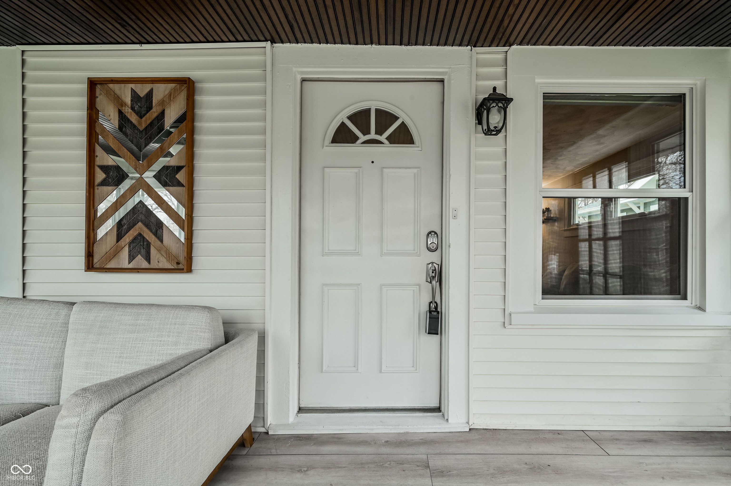 5433 Winthrop Avenue