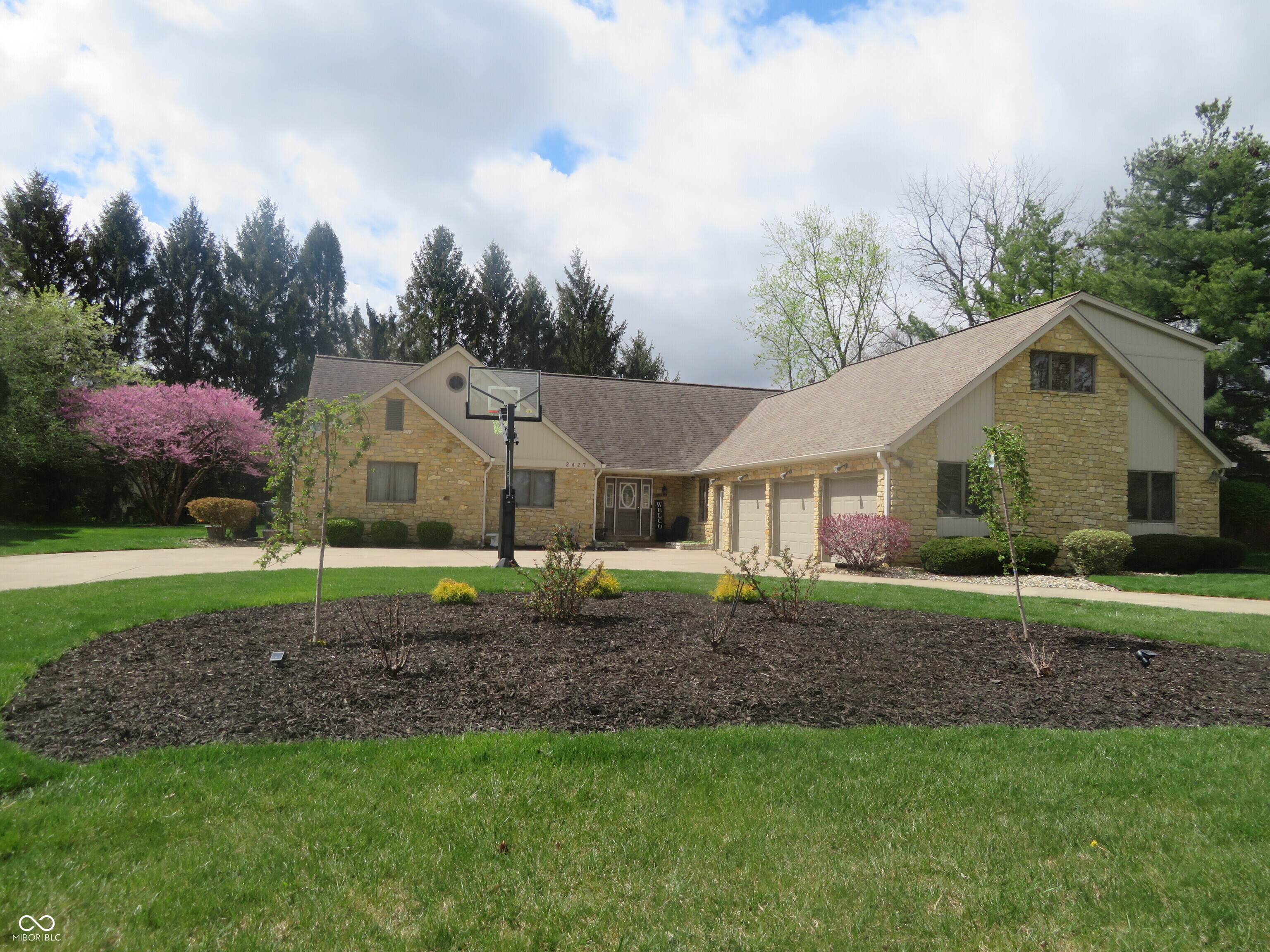 2427 Cedar Bend Drive