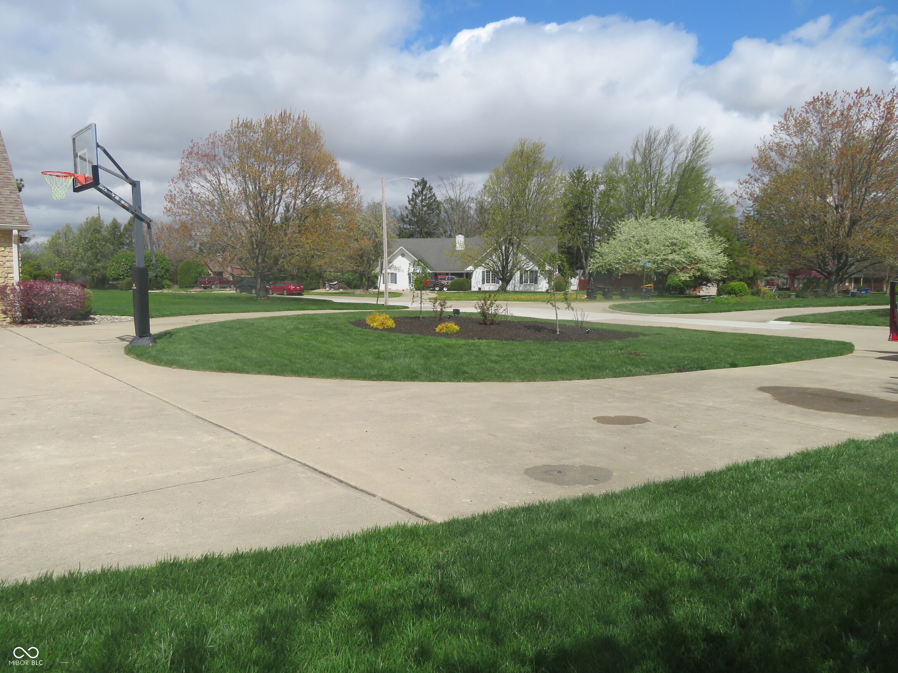 2427 Cedar Bend Drive