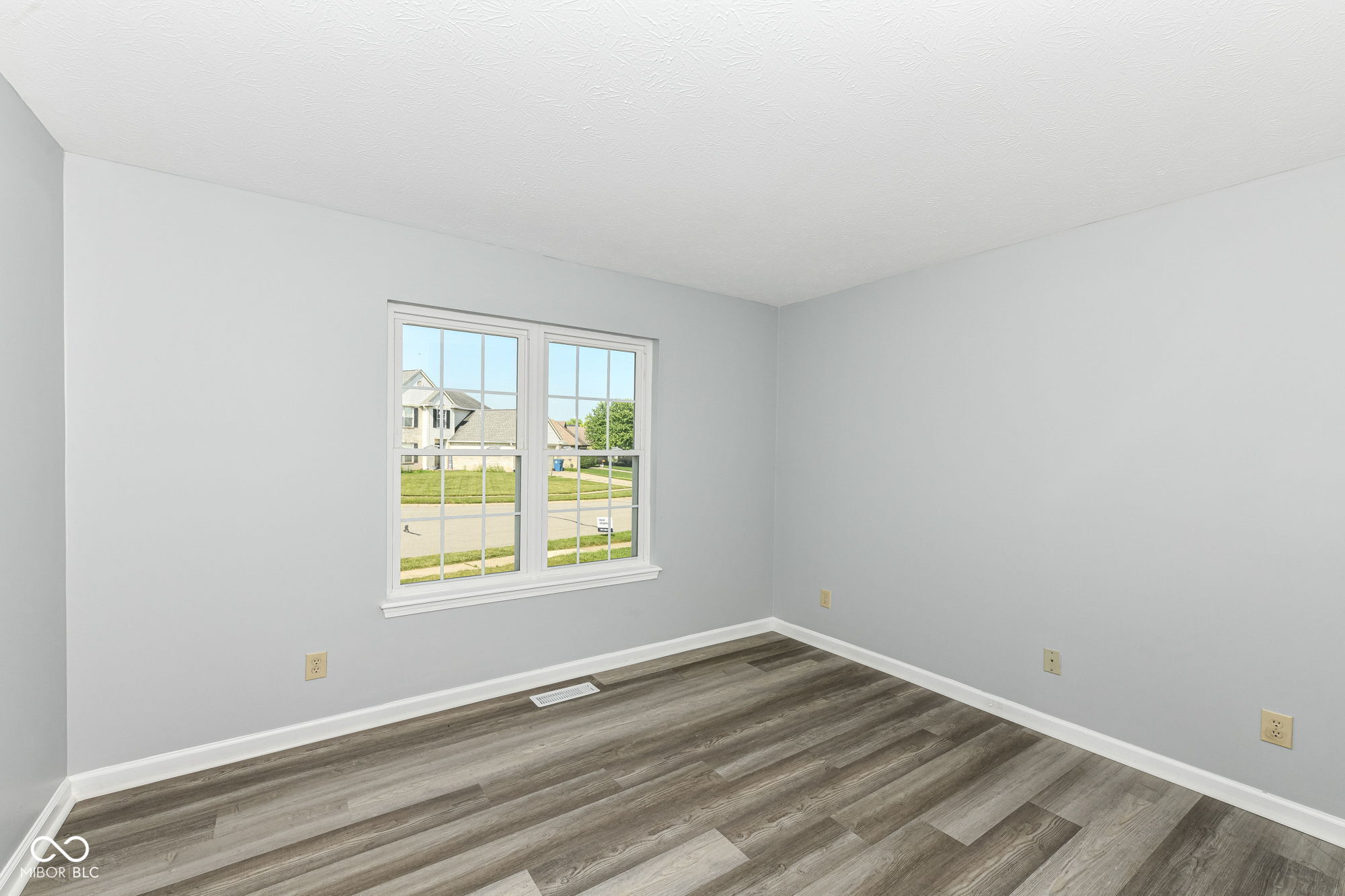 6384 Hillview Circle