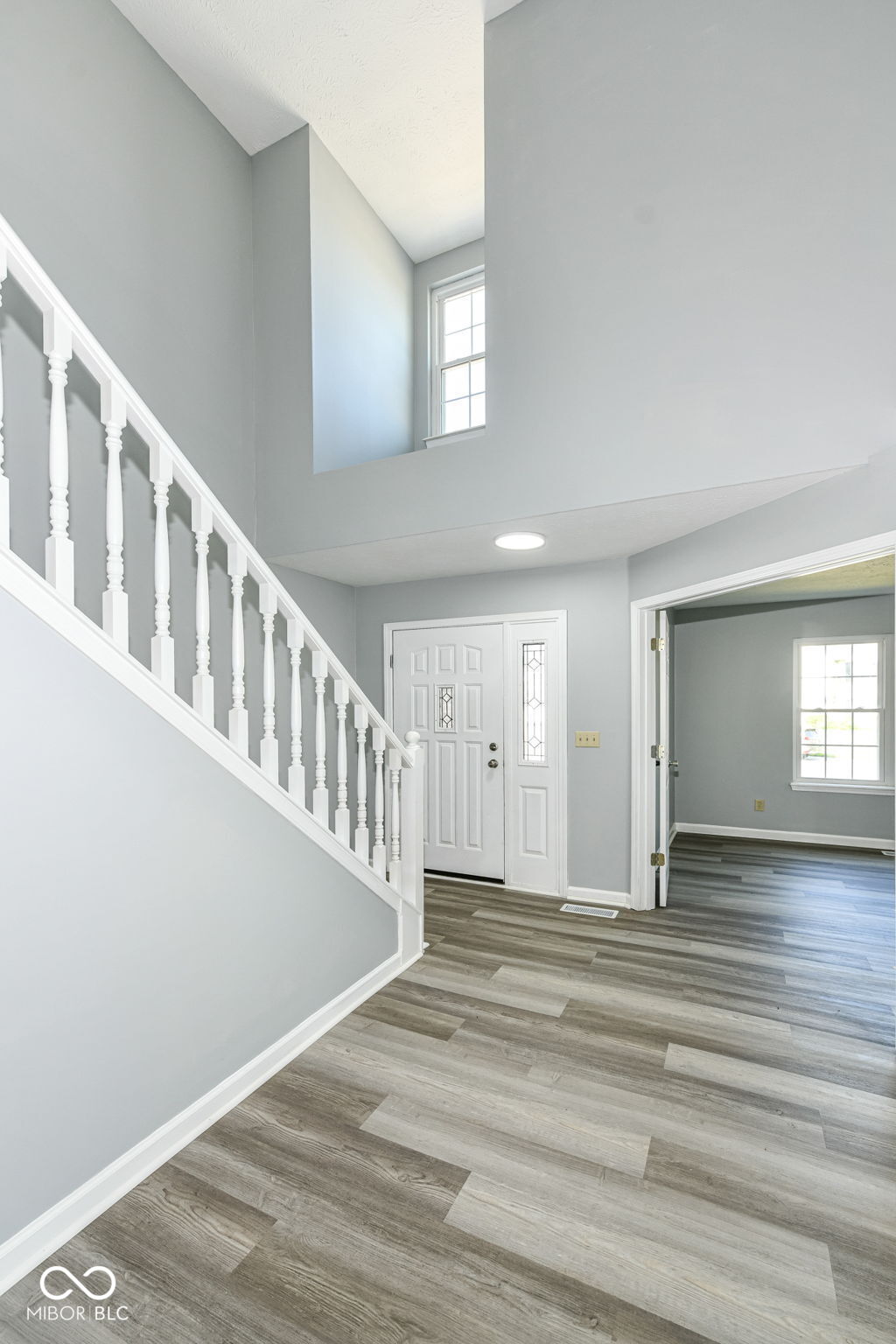 6384 Hillview Circle