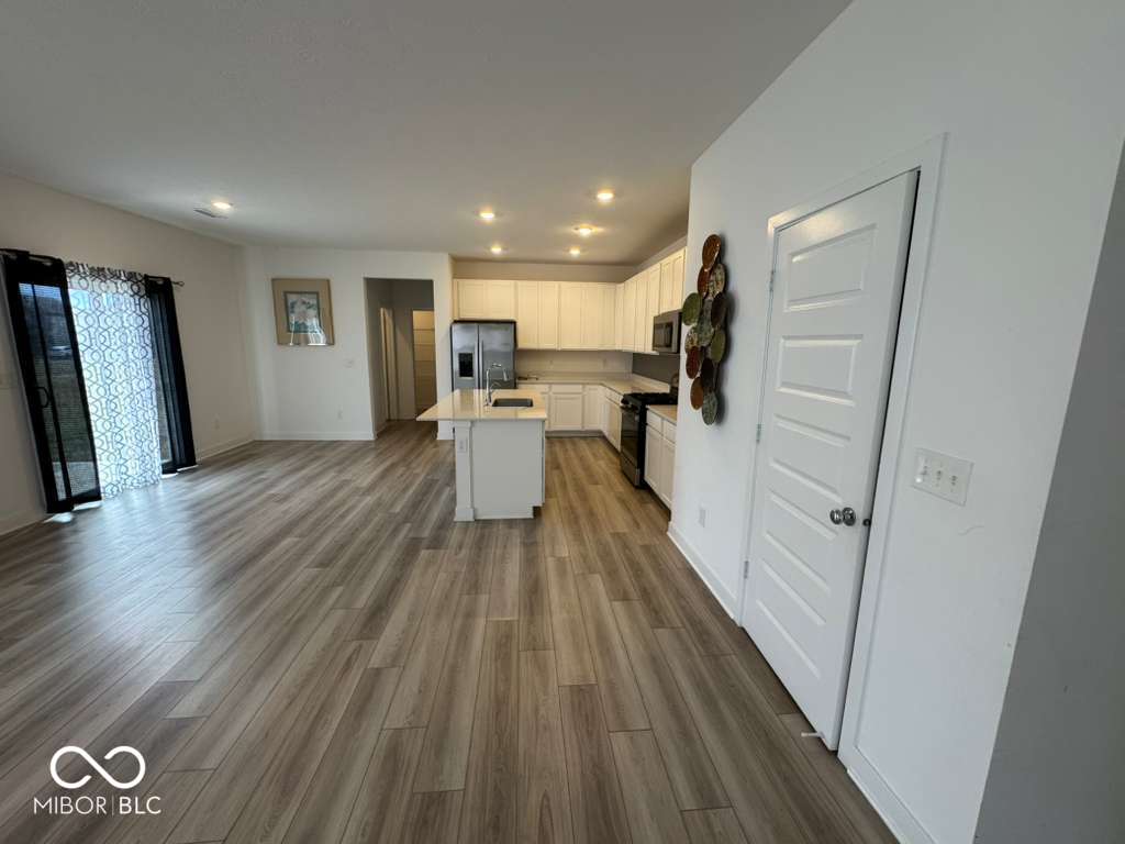 2321 S Stonehill Way