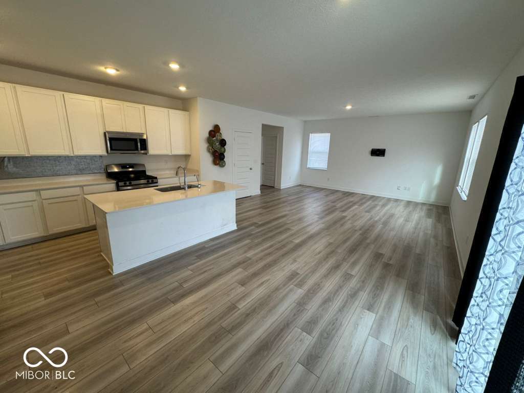 2321 S Stonehill Way