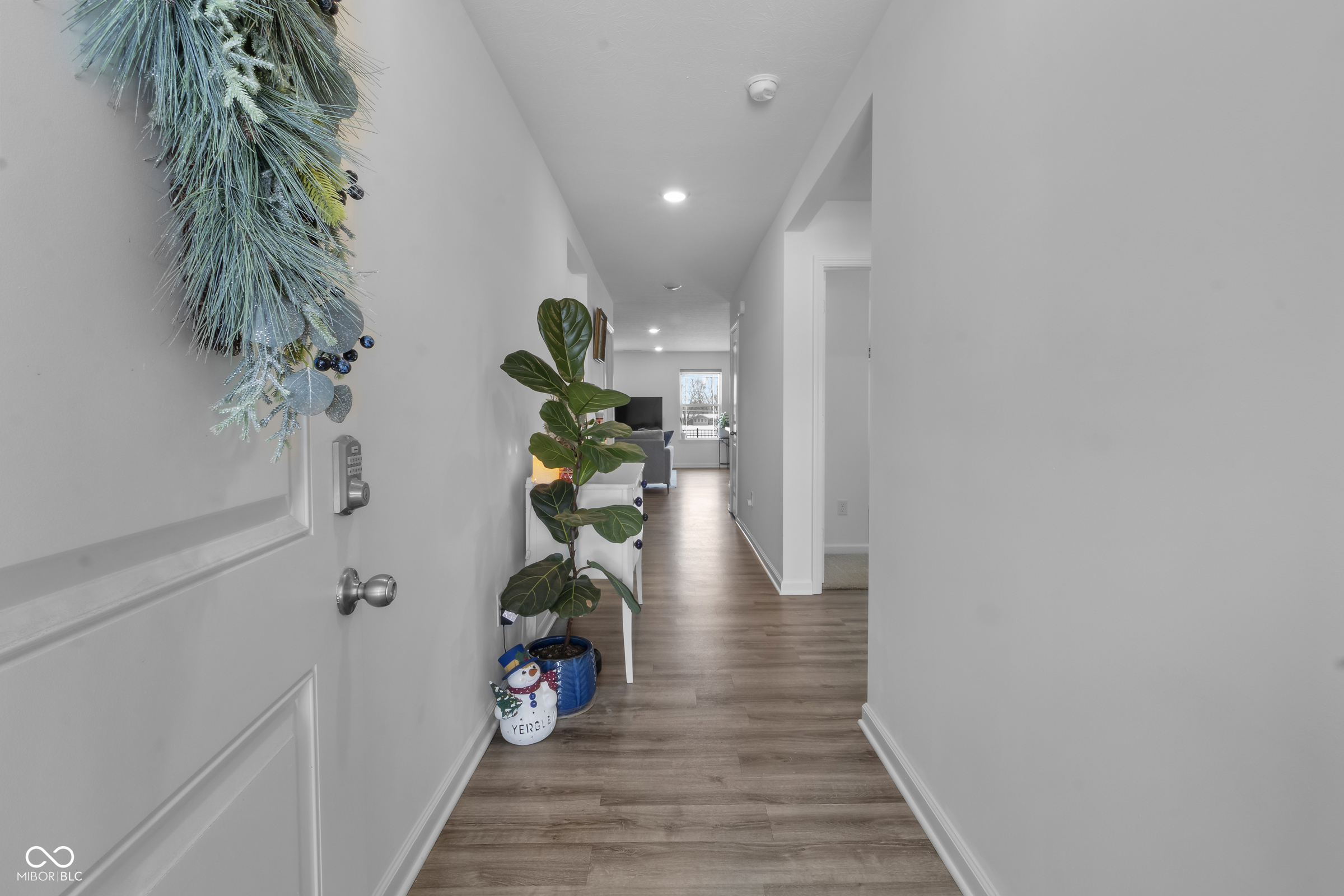 24453 Kercheval Street