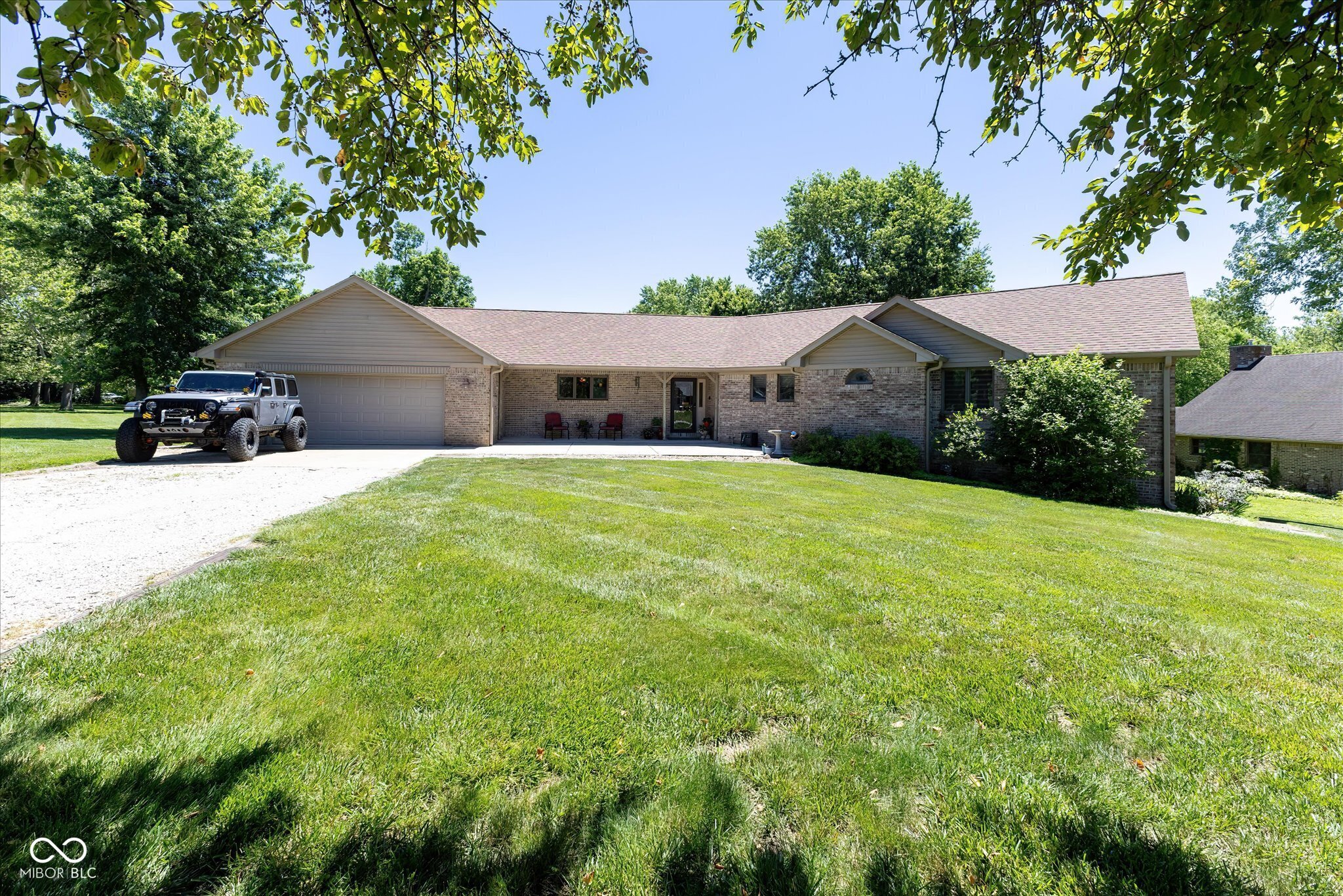 1195 N County Road 600 E