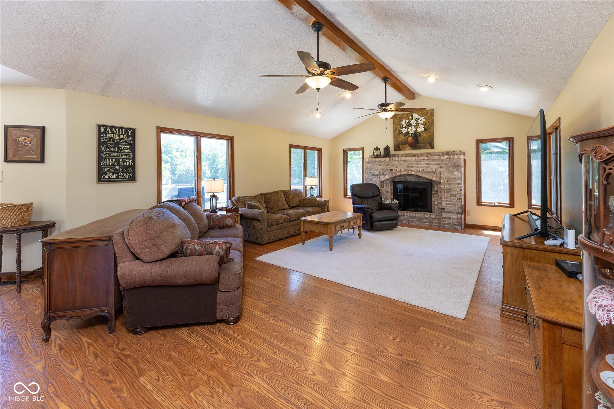 1195 N County Road 600 E