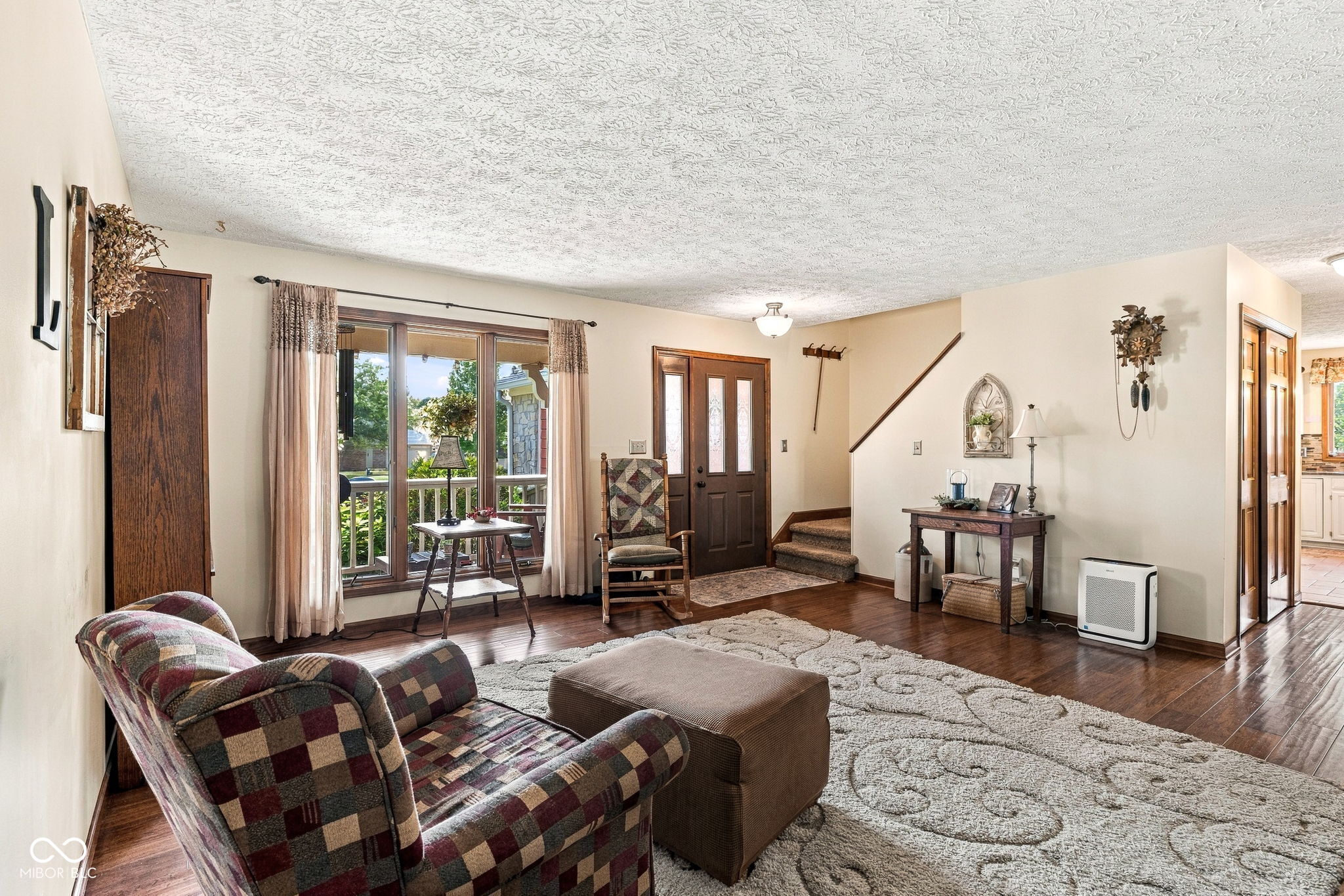 6056 Canterbury Court