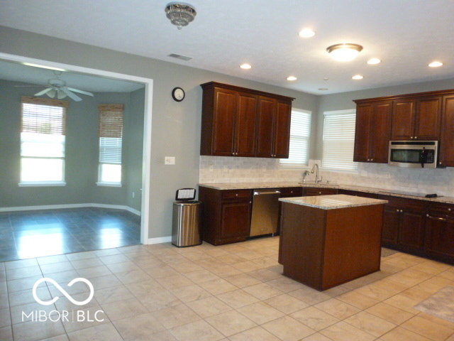 9849 N Anchor Bend