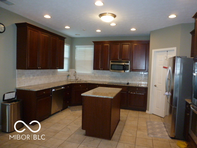 9849 N Anchor Bend