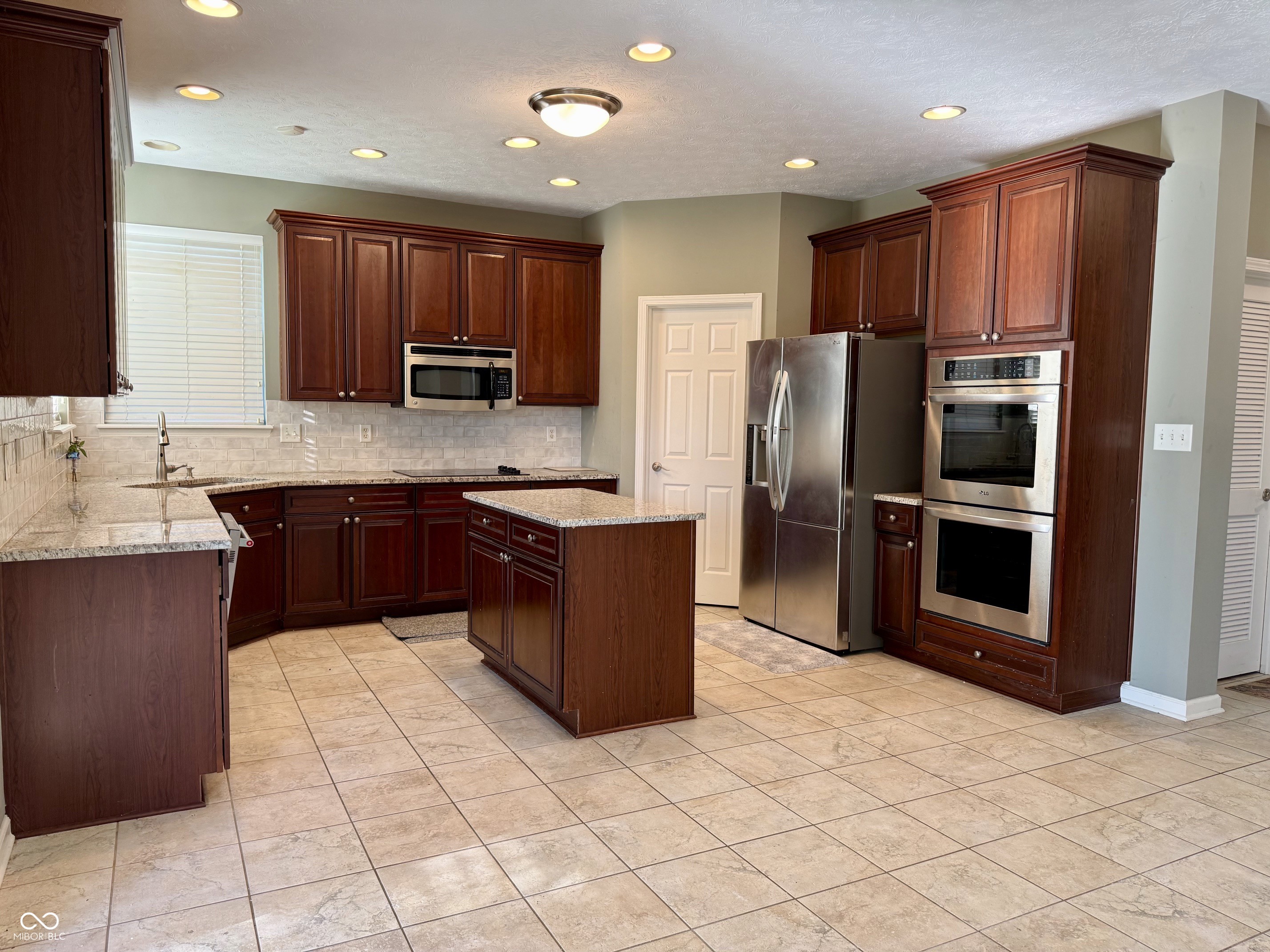 9849 N Anchor Bend