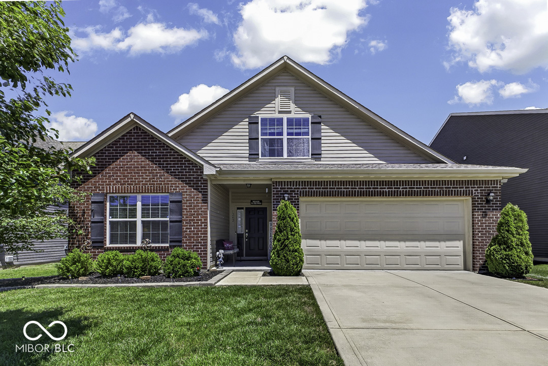 Photo 1 of 27 — 1242 Northcraft Court, Franklin, IN 46131