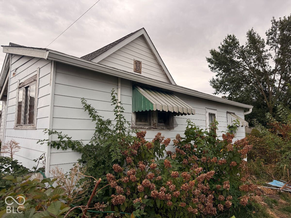 827 Meridian Street