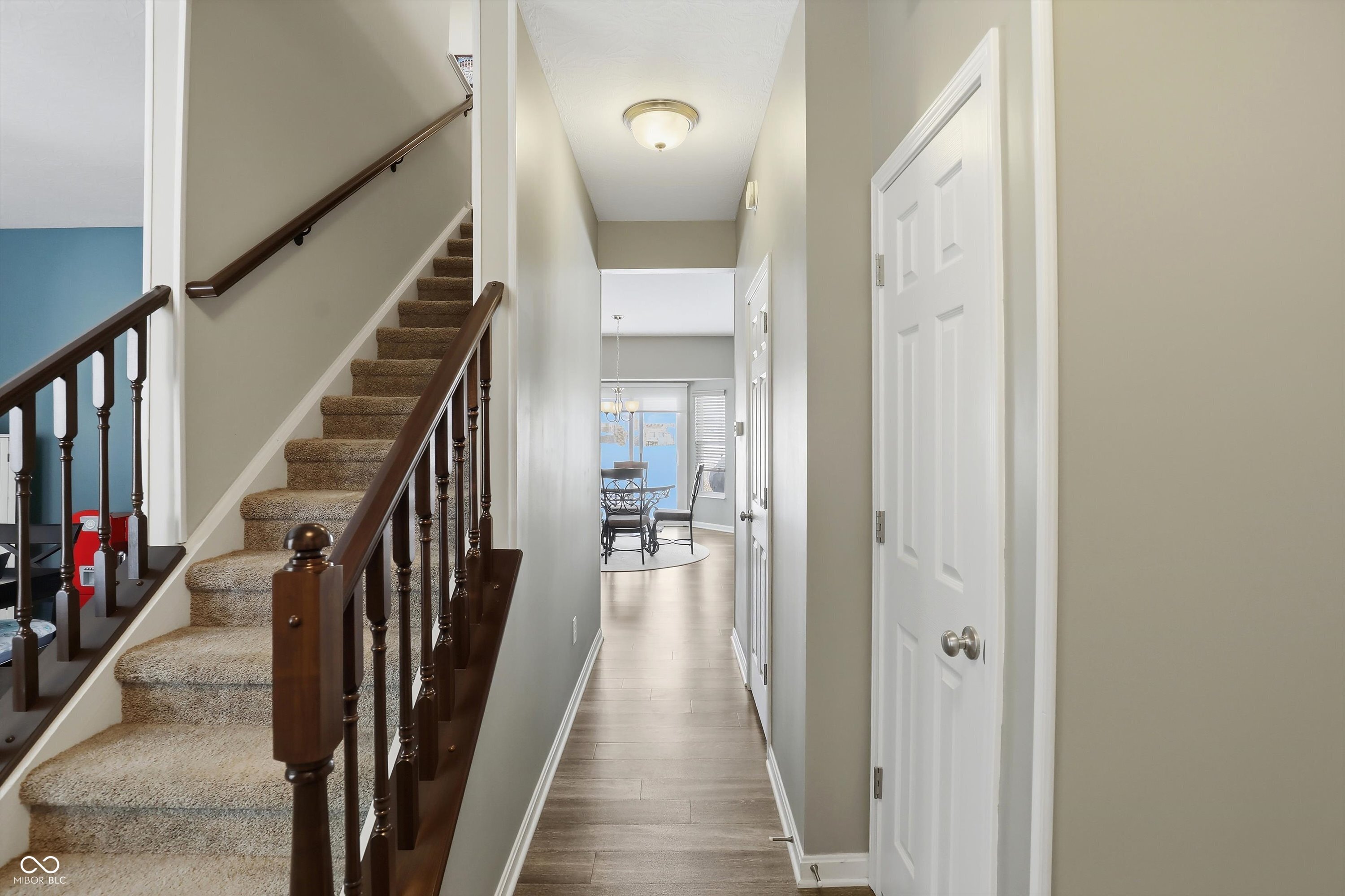 8701 N Dresden Drive