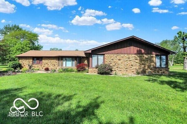 5272 N GRAHAM RD, WHITELAND, IN 46184 - Image b76efaa1d973cd4b450054ca7ed0f3f8/2962121330