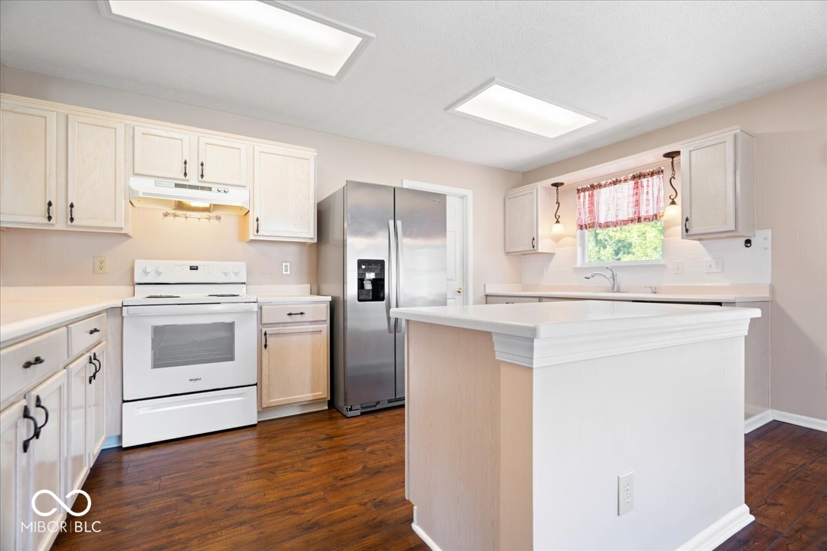 235 Thornburg Park