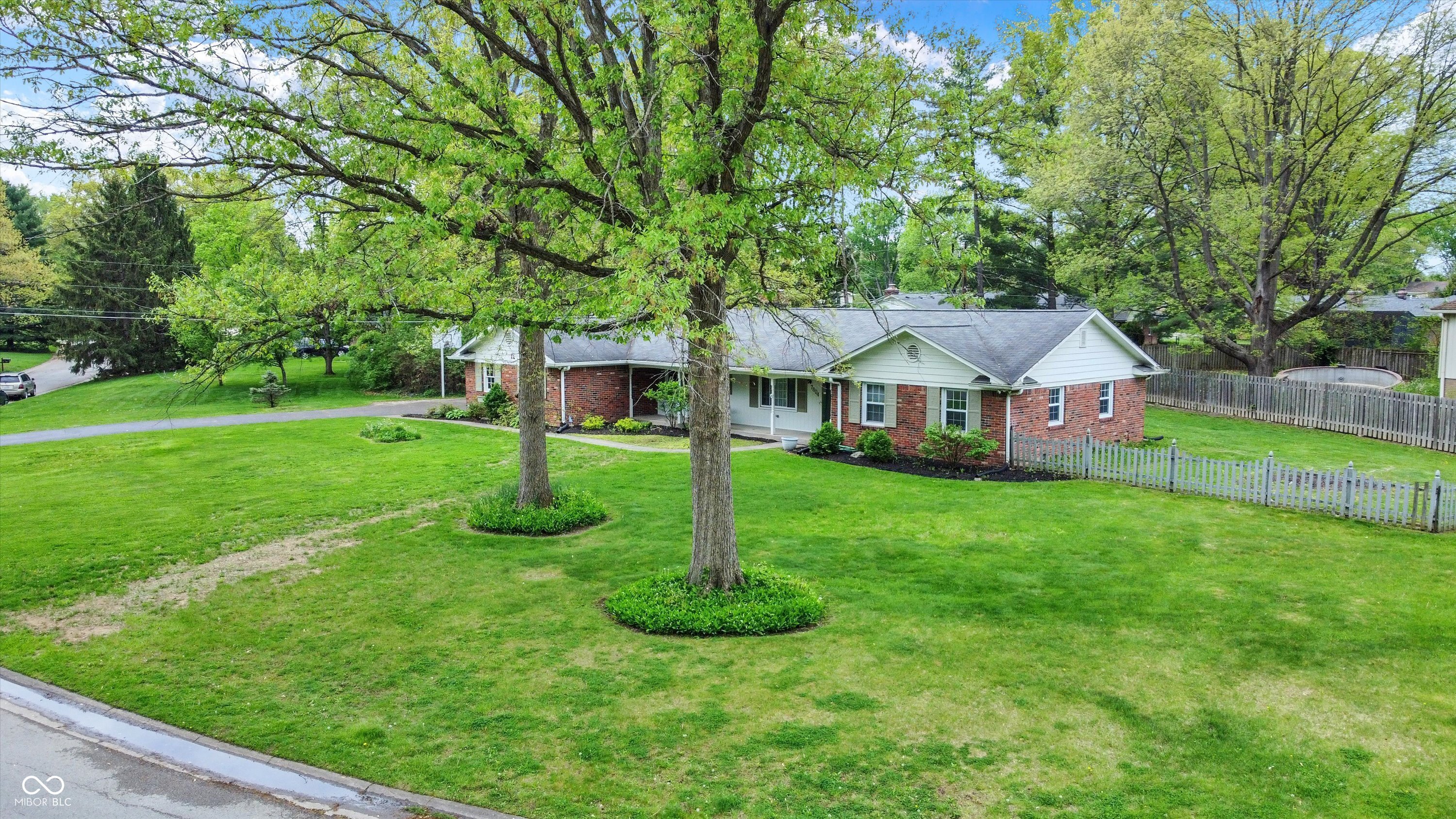 7804 Wawasee Drive