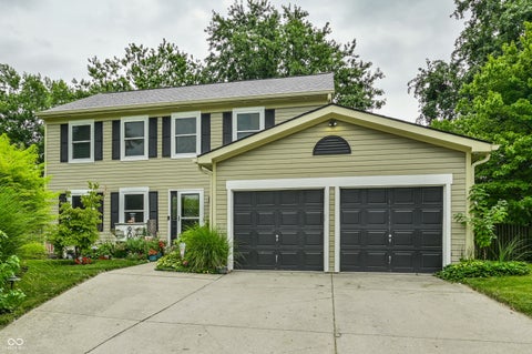 Photo of 909 Farmview Lane, Carmel, IN 46032 (MLS # 22117047)