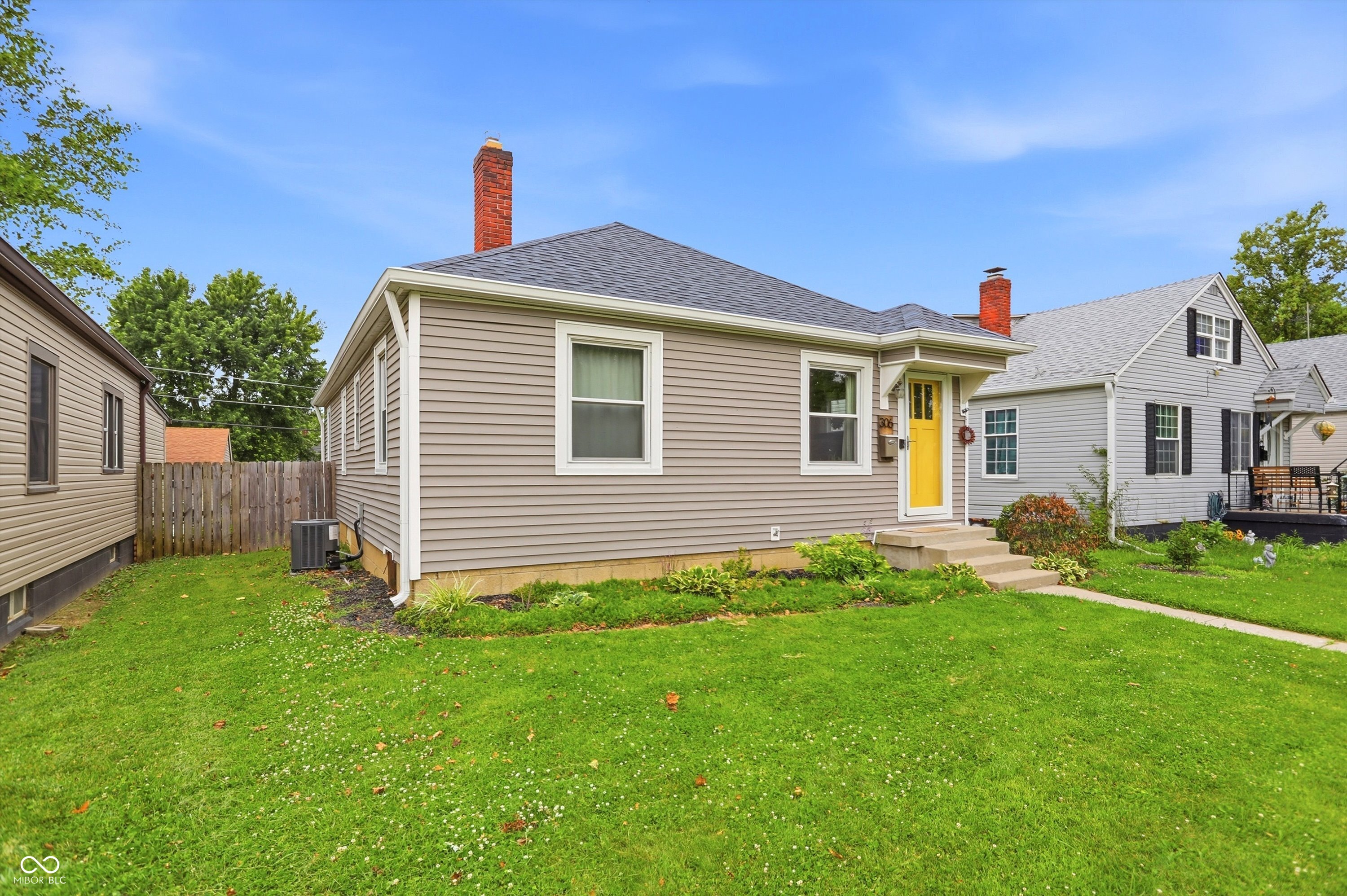 306 N 16th Avenue