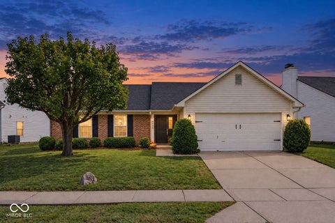 Photo of 10635 Aspen Drive, Fishers, IN 46037 (MLS # 22125079)