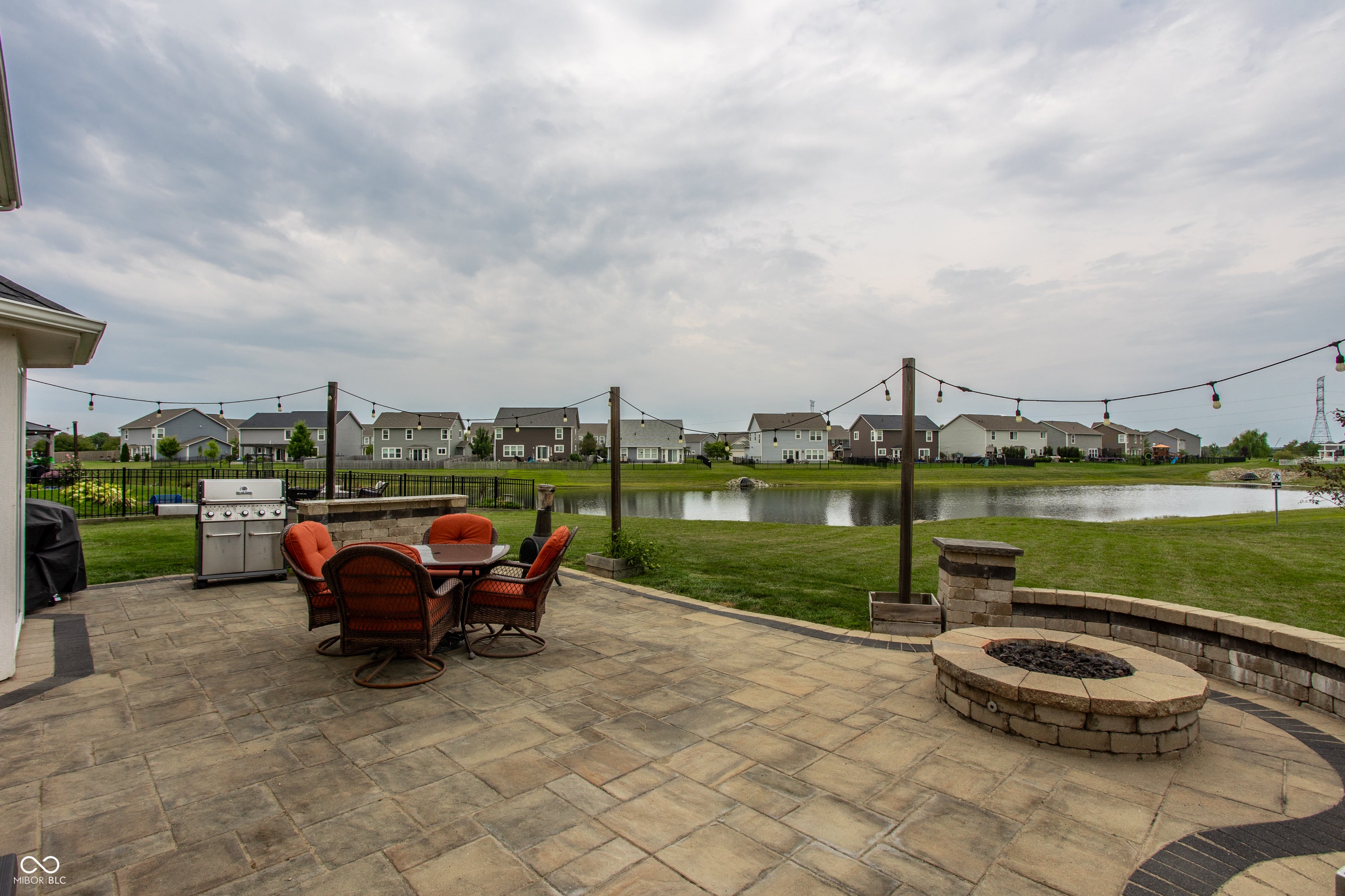 5530 W Woodstock Trail