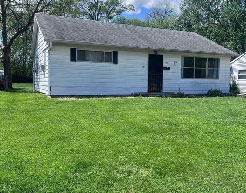 Photo of 476 Carol Drive, Greenwood, IN 46143 (MLS # 22095917)