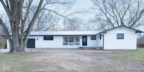 Photo of 3275 N Maple Turn Lane, Martinsville, IN 46151 (MLS # 22076232)