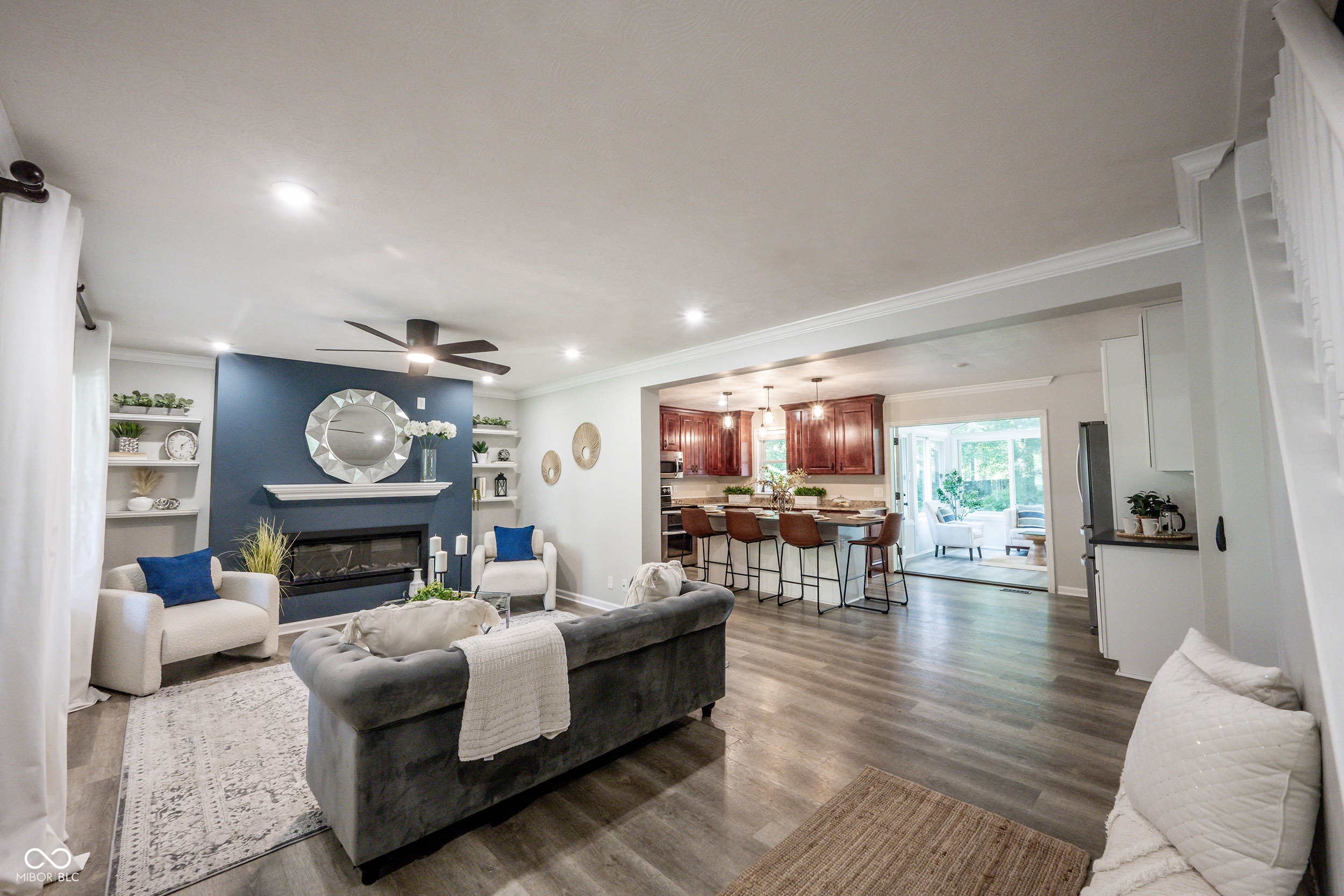9861 Oakleaf Way