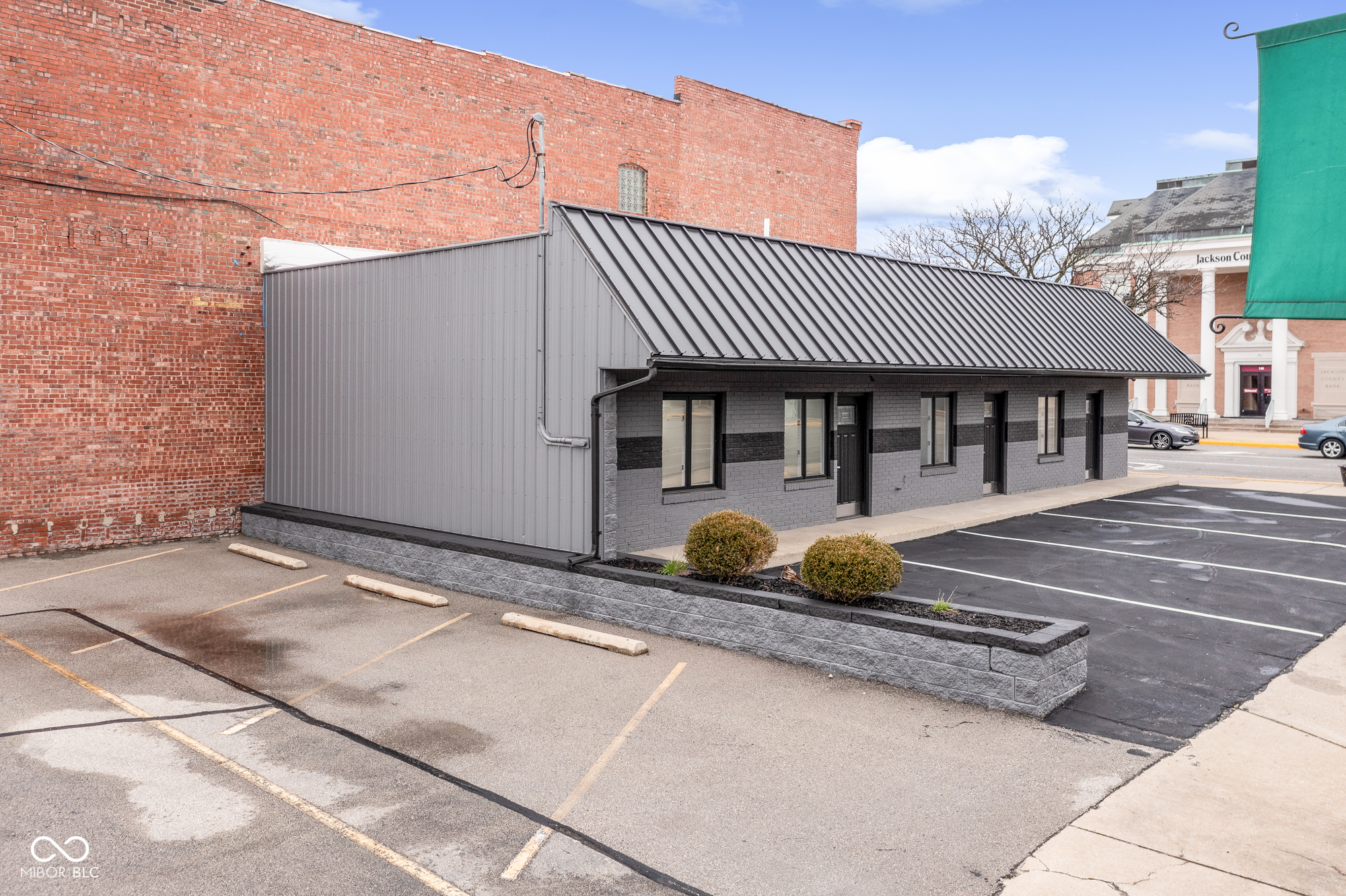 124 S Chestnut Street